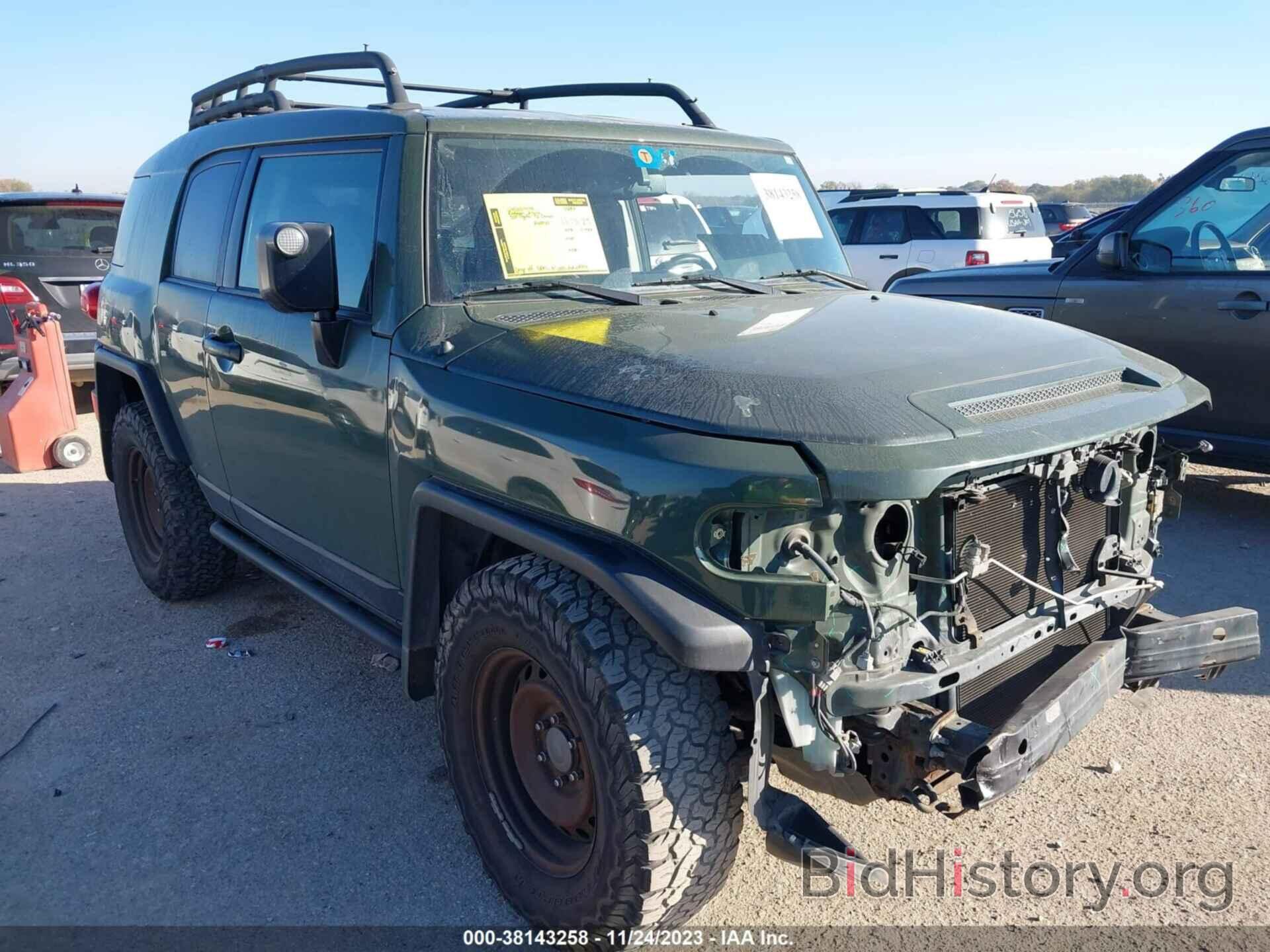 Photo JTEBU4BF1BK106210 - TOYOTA FJ CRUISER 2011