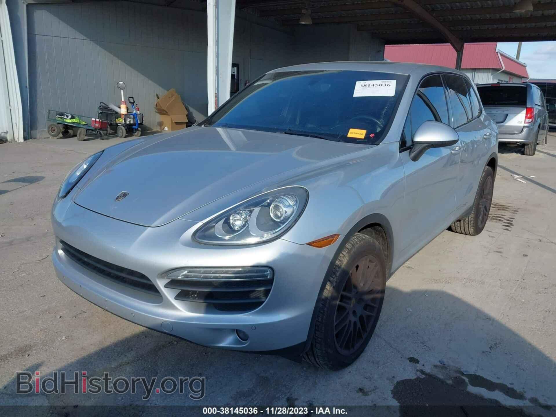 2011 PORSCHE CAYENNE - VIN: WP1AB2A20BLA43540 - Photo 2