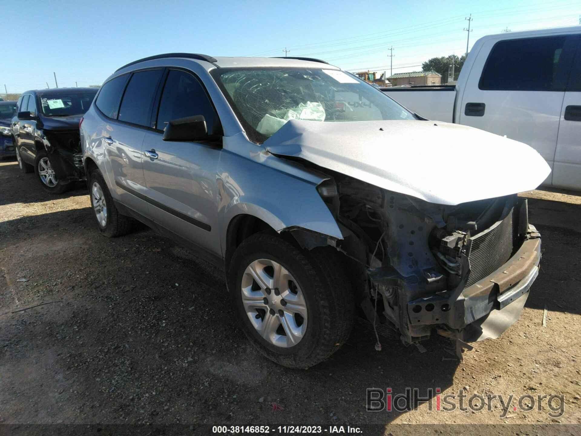 Photo 1GNKRFED9CJ315592 - CHEVROLET TRAVERSE 2012