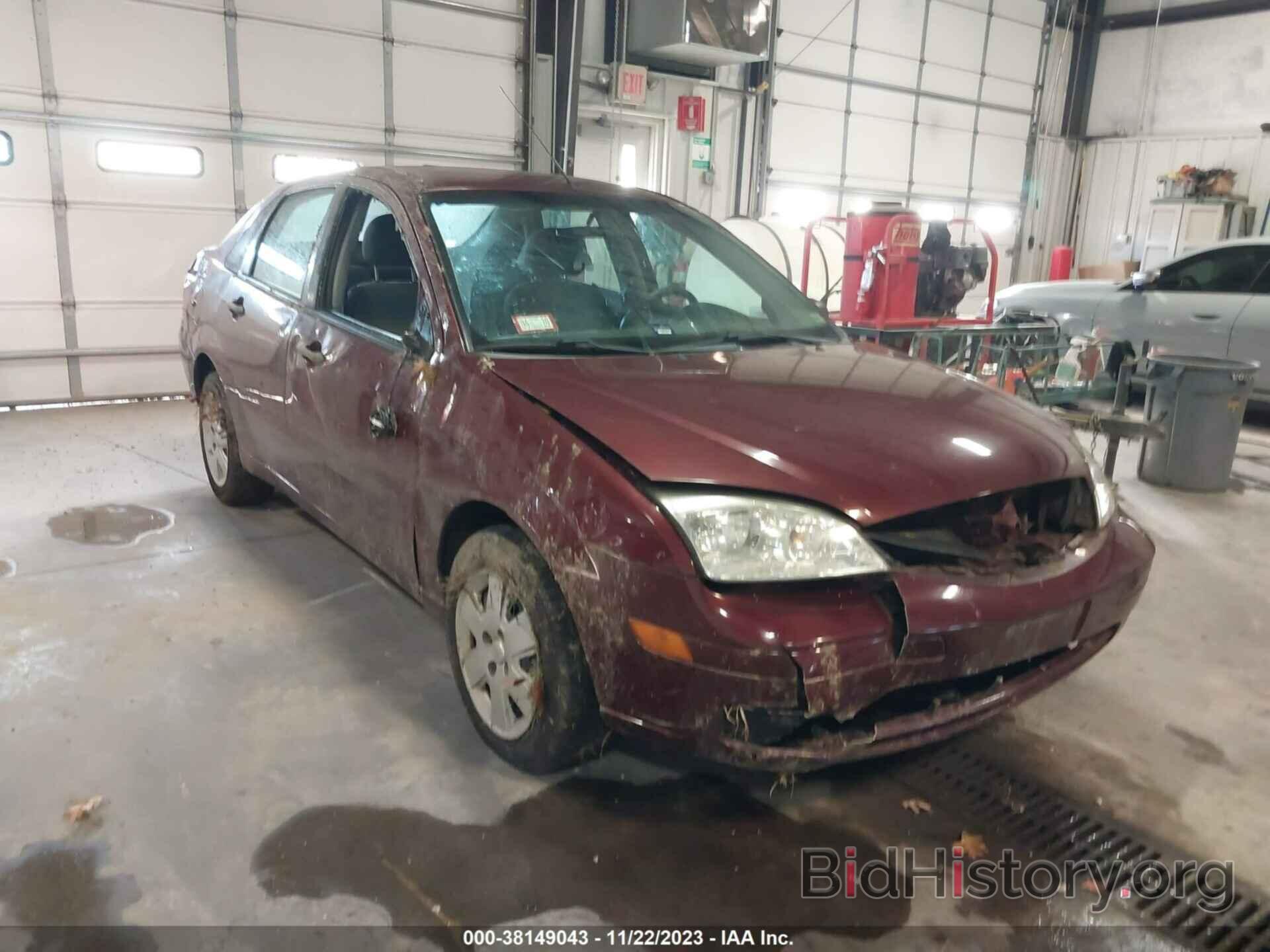 Photo 1FAHP34N56W209249 - FORD FOCUS 2006