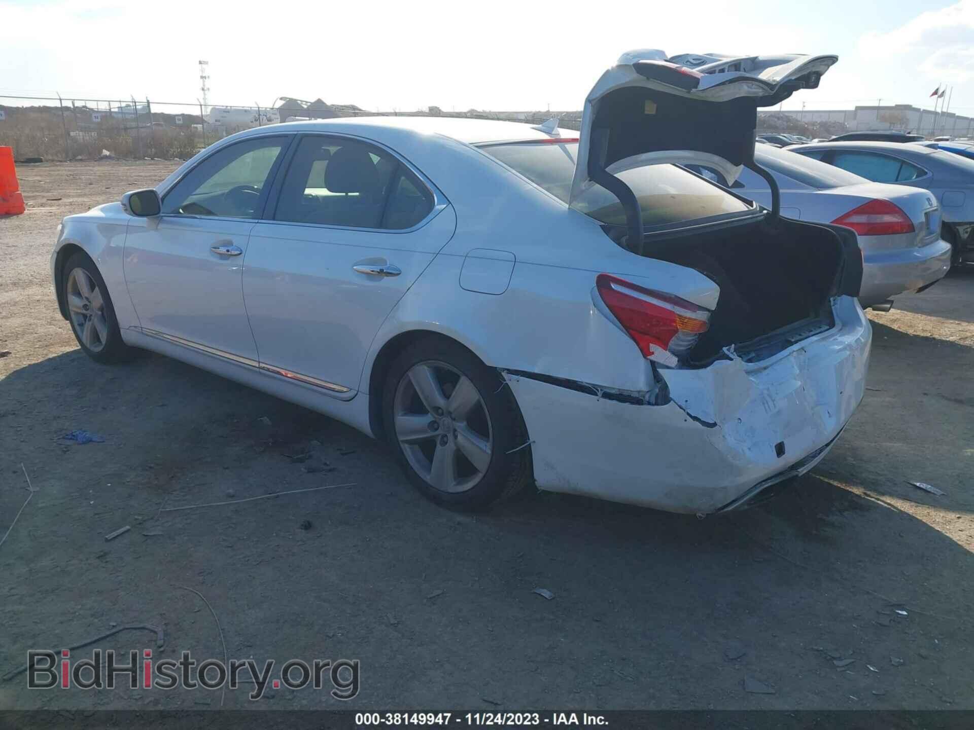 2011 LEXUS LS 460 - VIN: JTHBL5EF2B5107792 - Photo 3