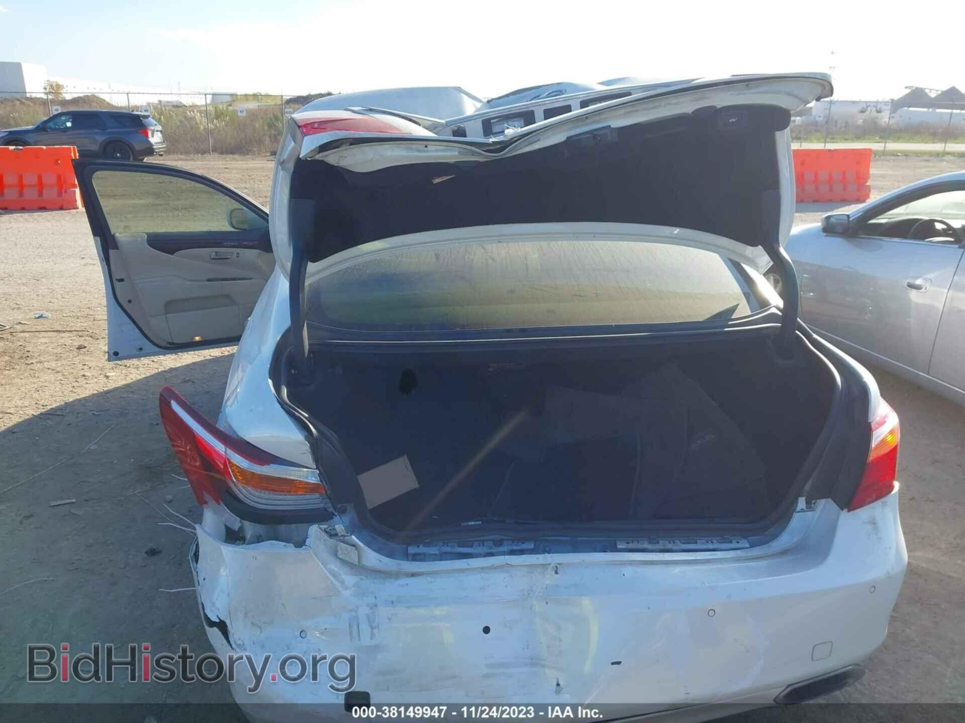 2011 LEXUS LS 460 - VIN: JTHBL5EF2B5107792 - Photo 6