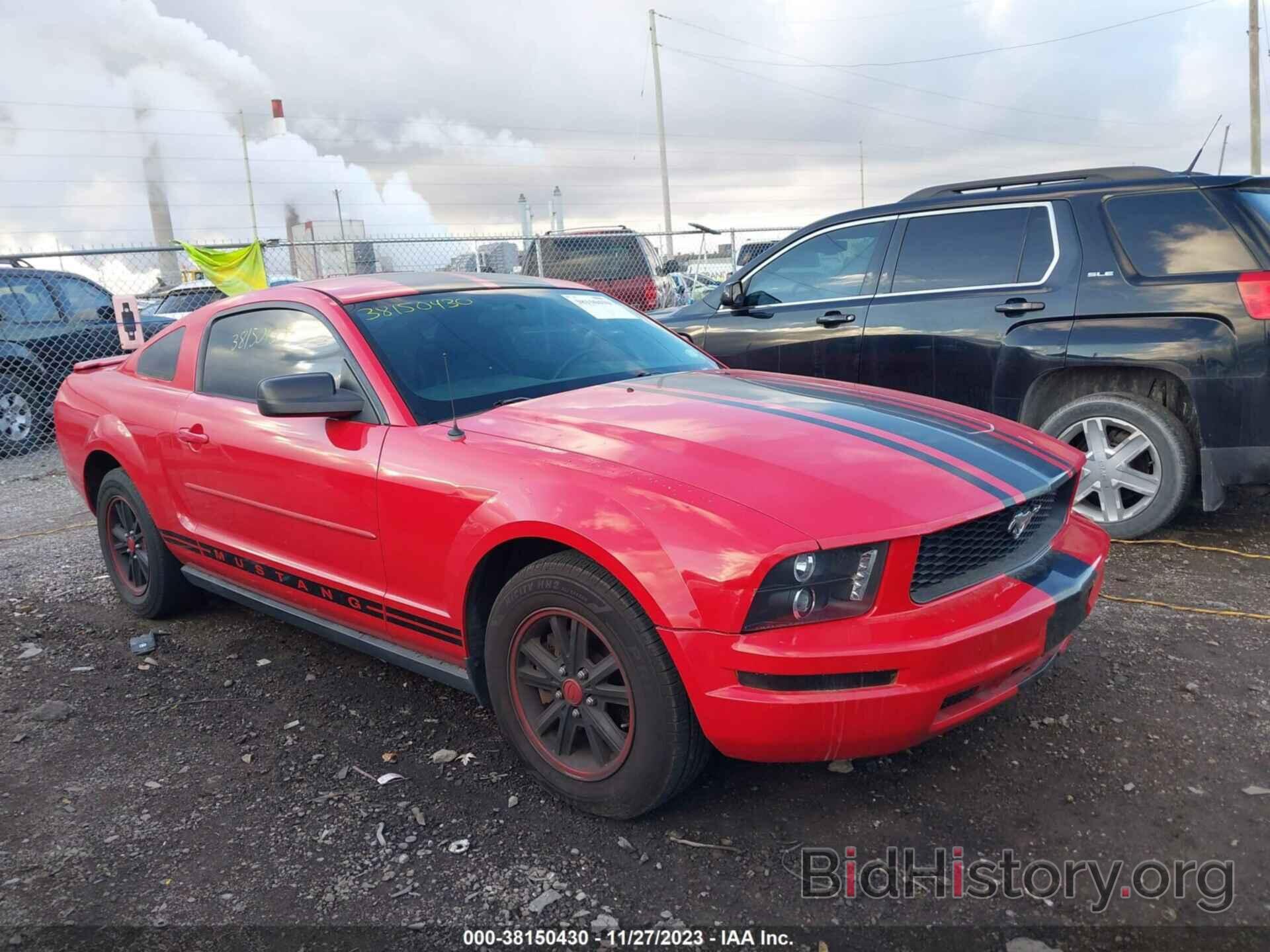 Photo 1ZVFT80N875347078 - FORD MUSTANG 2007