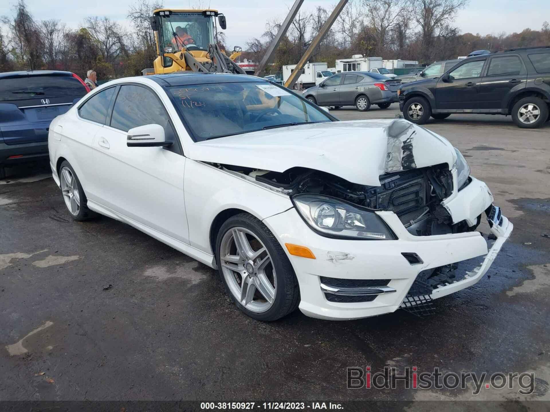 Photo WDDGJ4HB1DG038719 - MERCEDES-BENZ C 250 2013