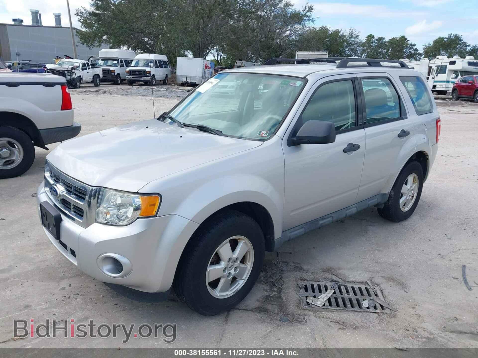2011 FORD ESCAPE - VIN: 1FMCU9C72BKA28142 - Photo 2