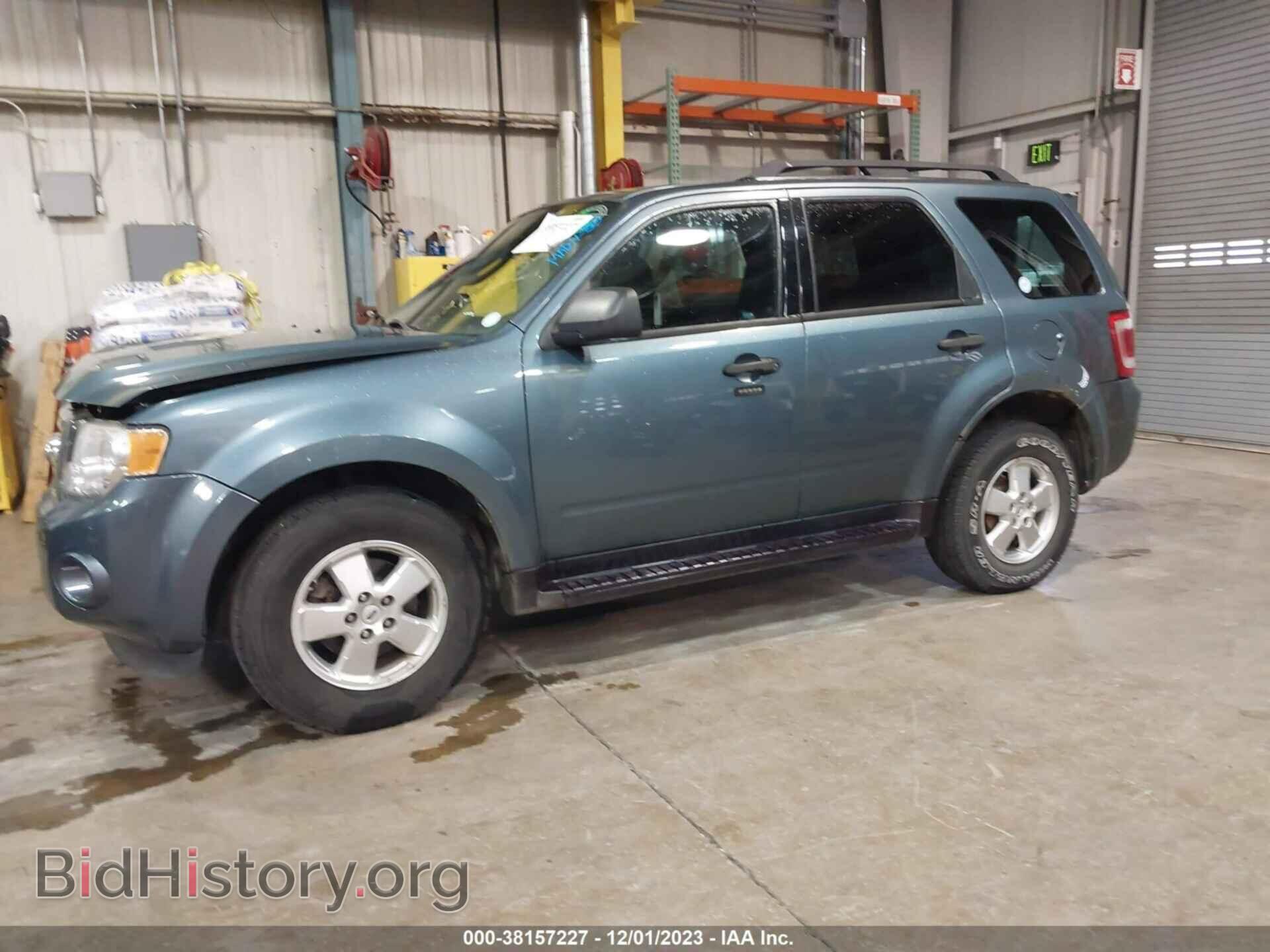 2011 FORD ESCAPE - VIN: 1FMCU9D79BKB68400 - Photo 2