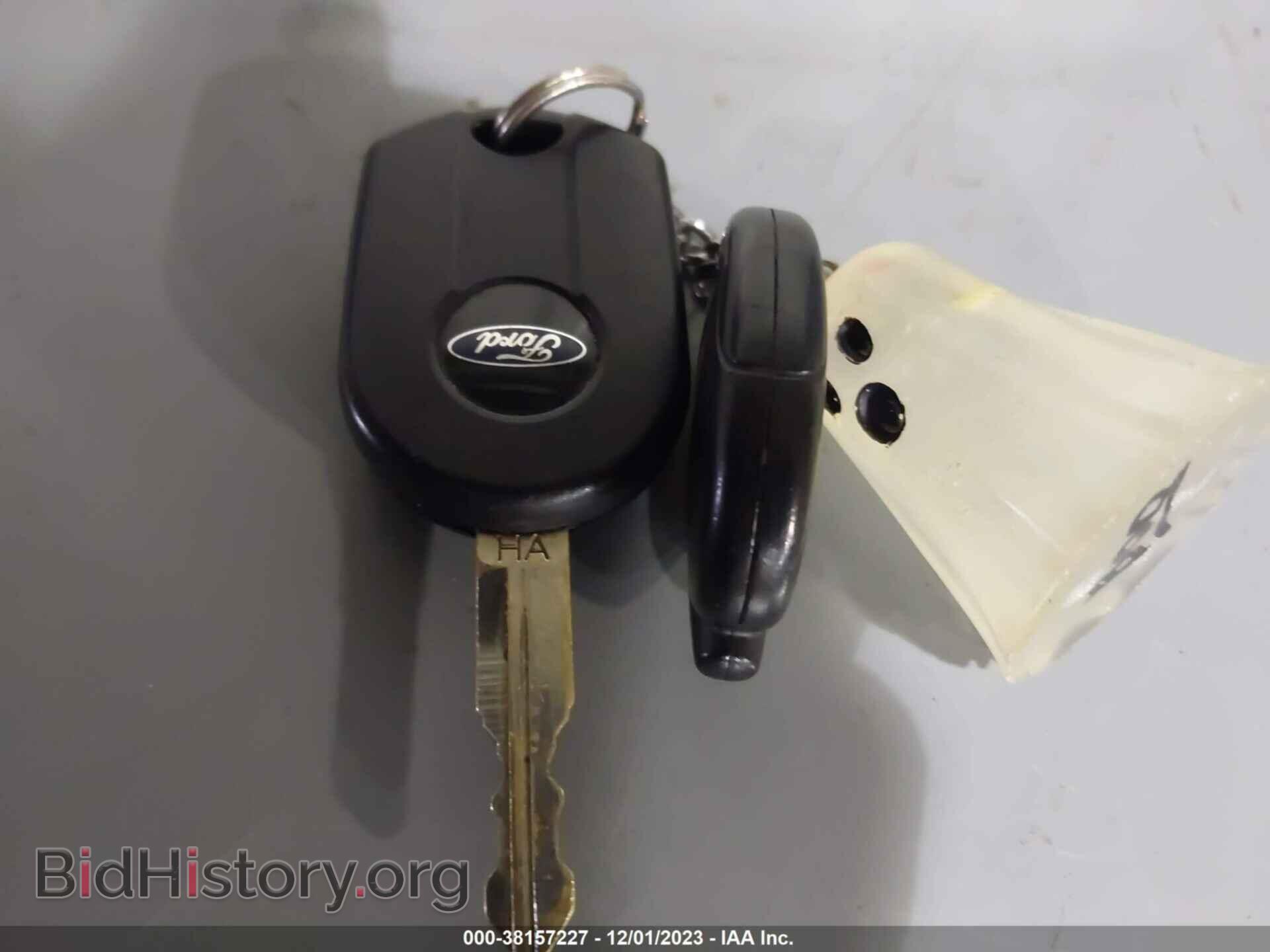 2011 FORD ESCAPE - VIN: 1FMCU9D79BKB68400 - Photo 11