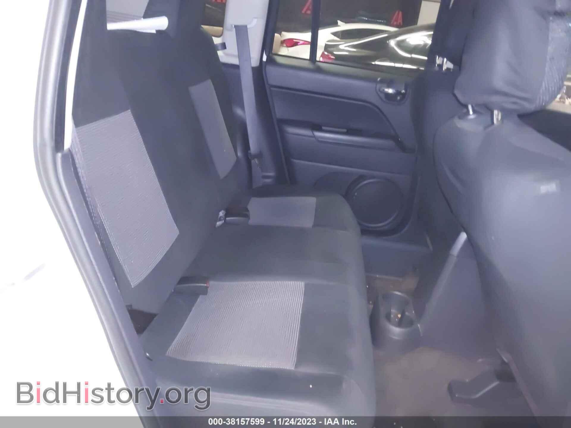 2014 JEEP COMPASS - VIN: 1C4NJDBB0ED828557 - Photo 8