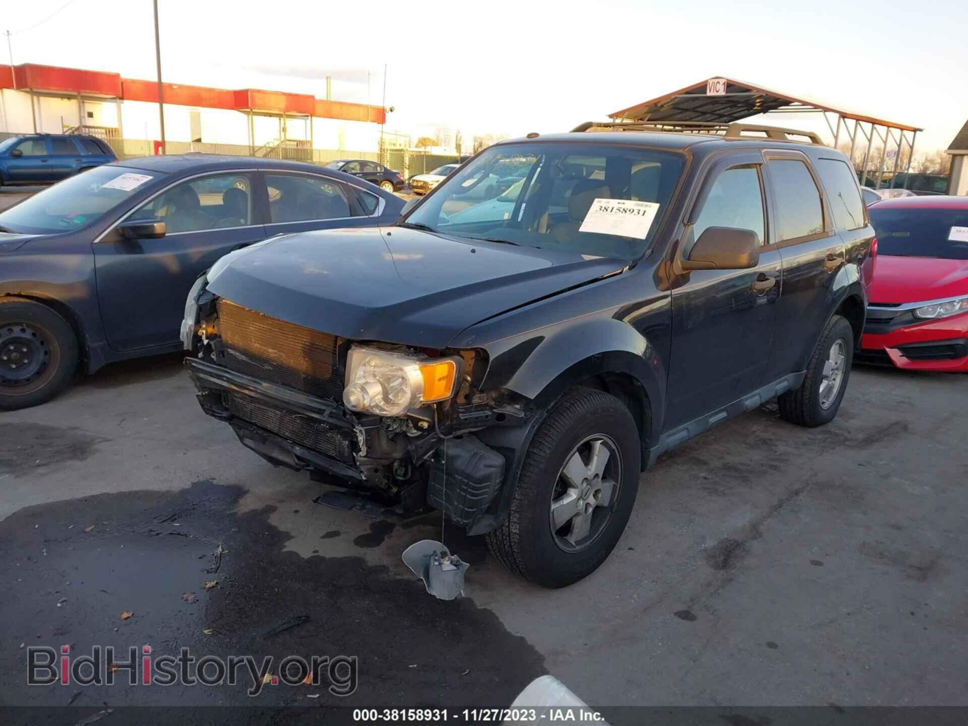 2011 FORD ESCAPE - VIN: 1FMCU0D77BKB63174 - Фото 2