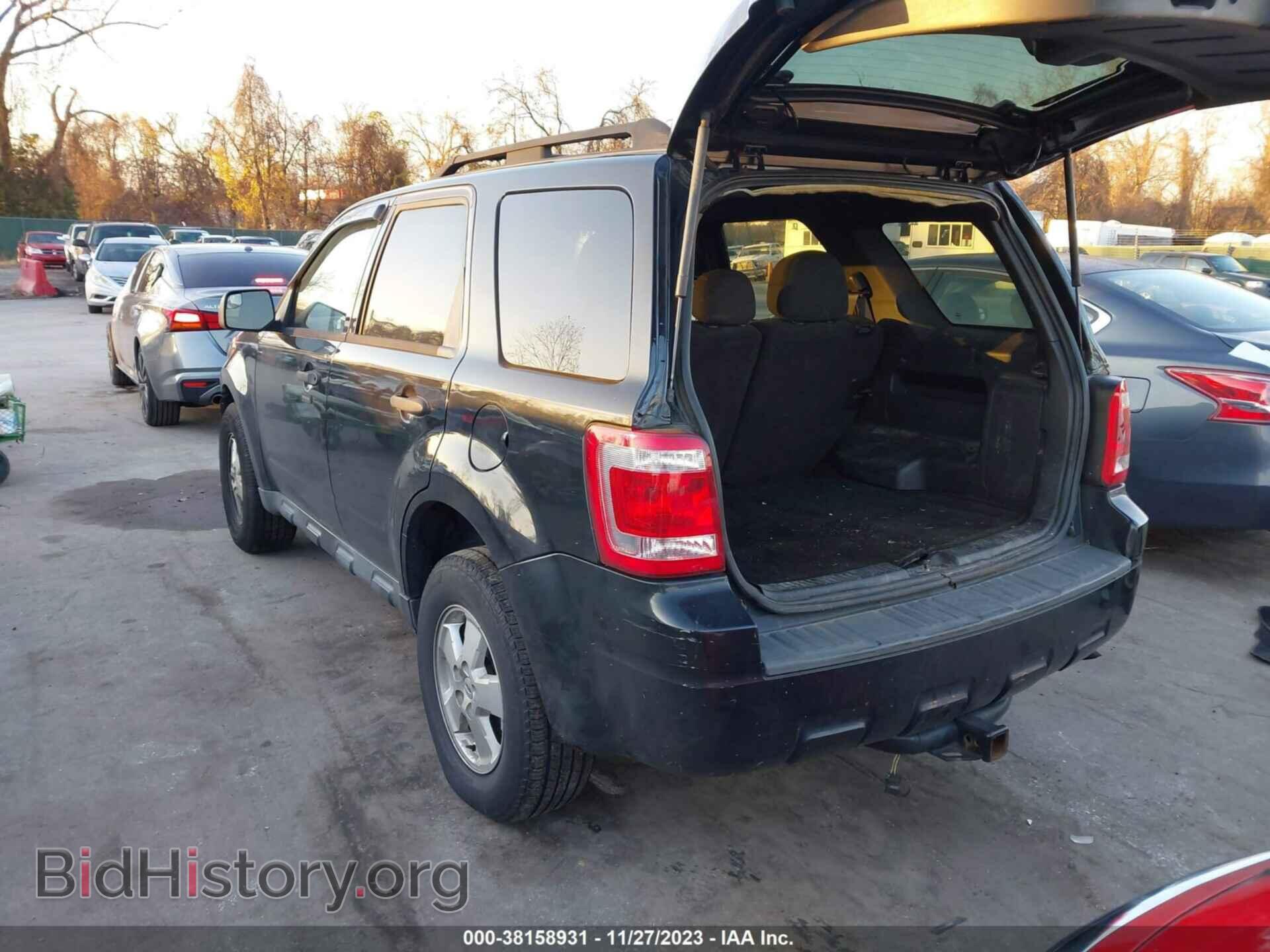 2011 FORD ESCAPE - VIN: 1FMCU0D77BKB63174 - Фото 3