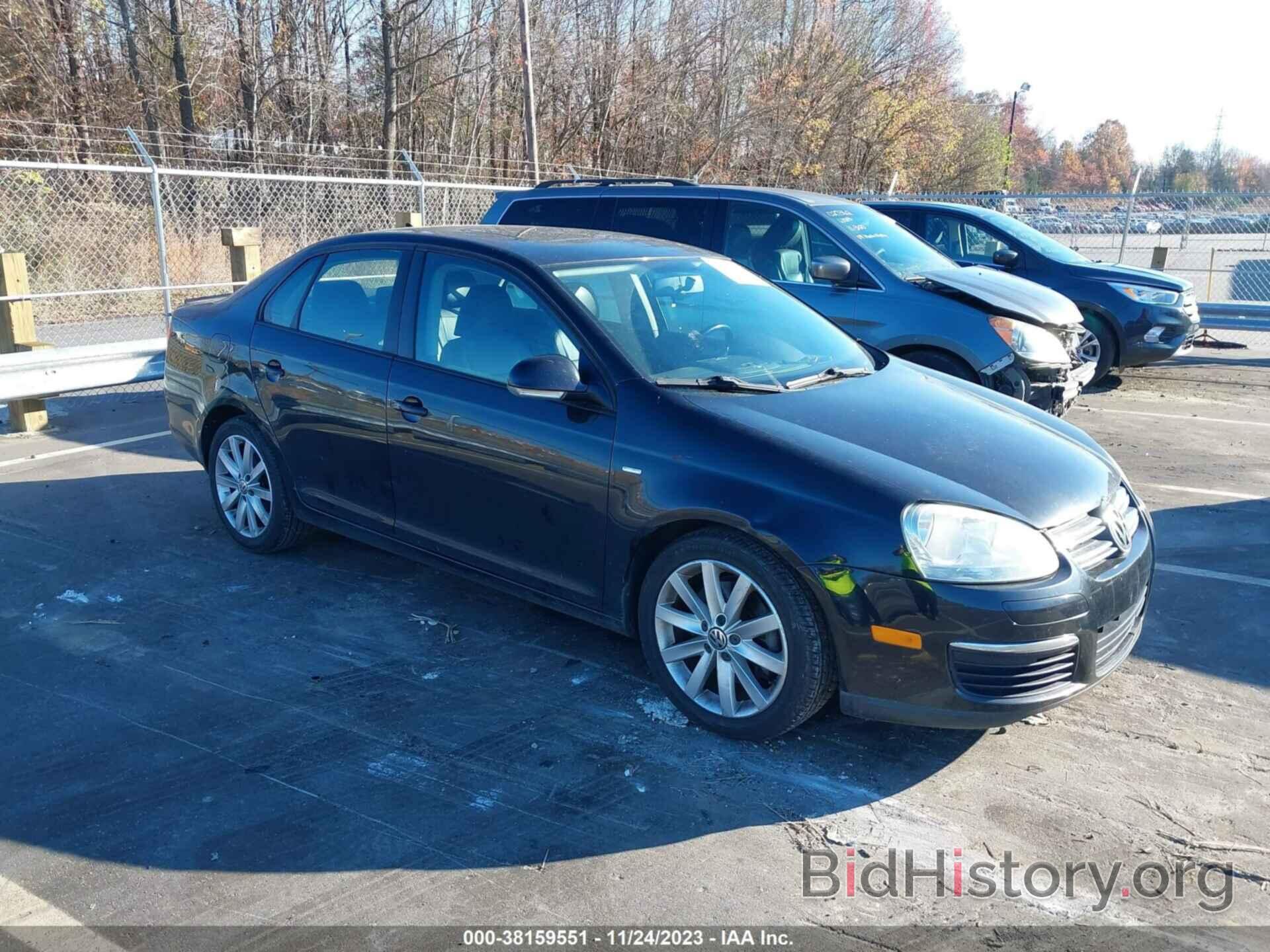 Photo 3VWRA7AJ3AM057972 - VOLKSWAGEN JETTA 2010