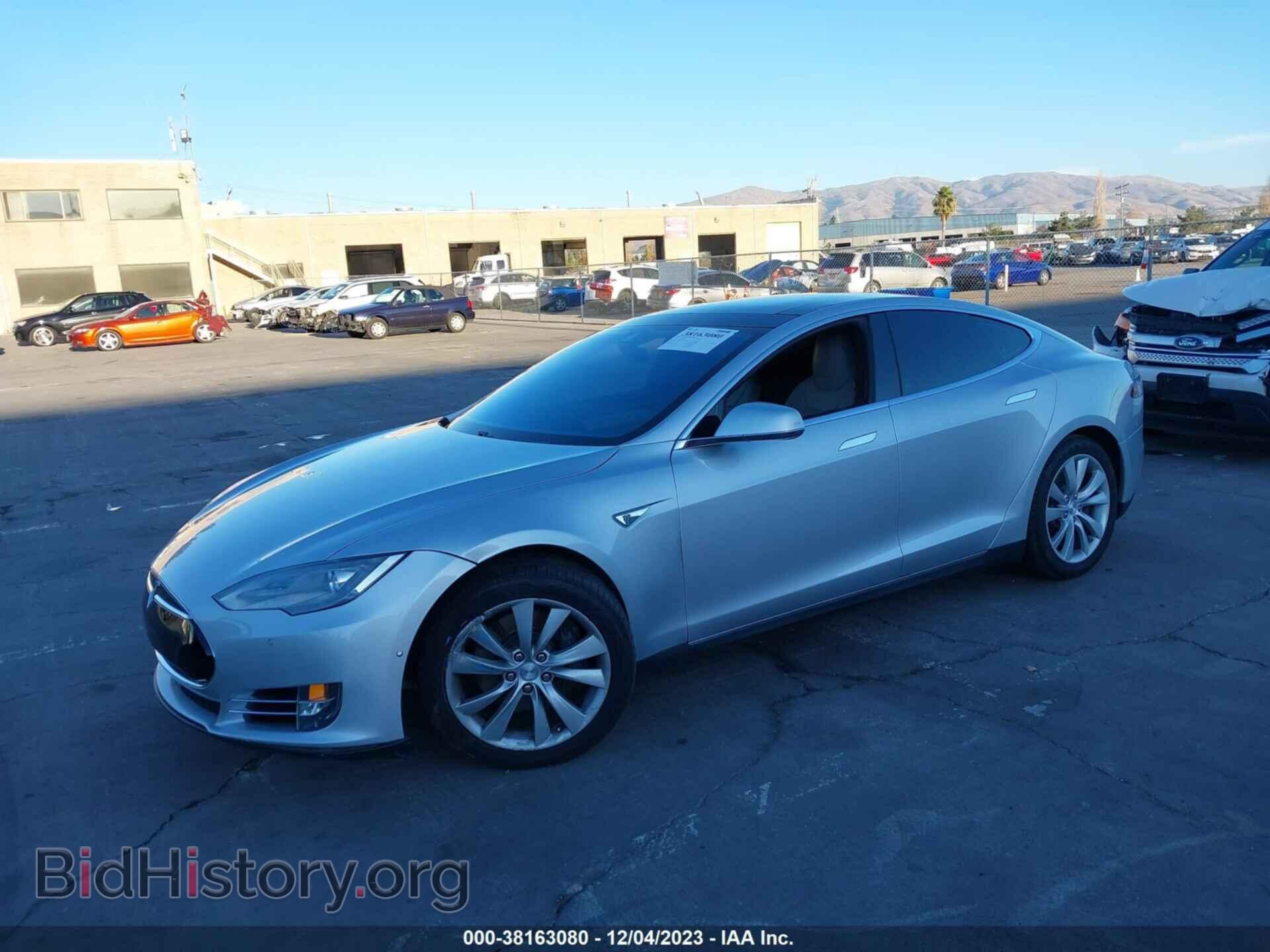 2015 TESLA MODEL S - VIN: 5YJSA1S26FF084779 - Фото 2