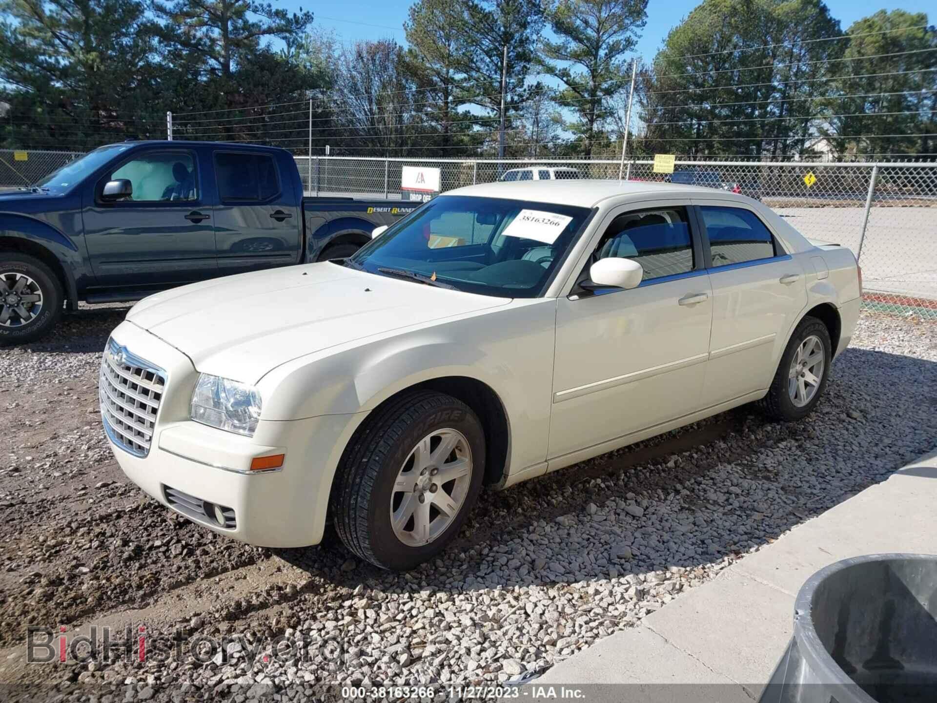 2007 CHRYSLER 300 - VIN: 2C3KA53G57H892106 - Фото 2