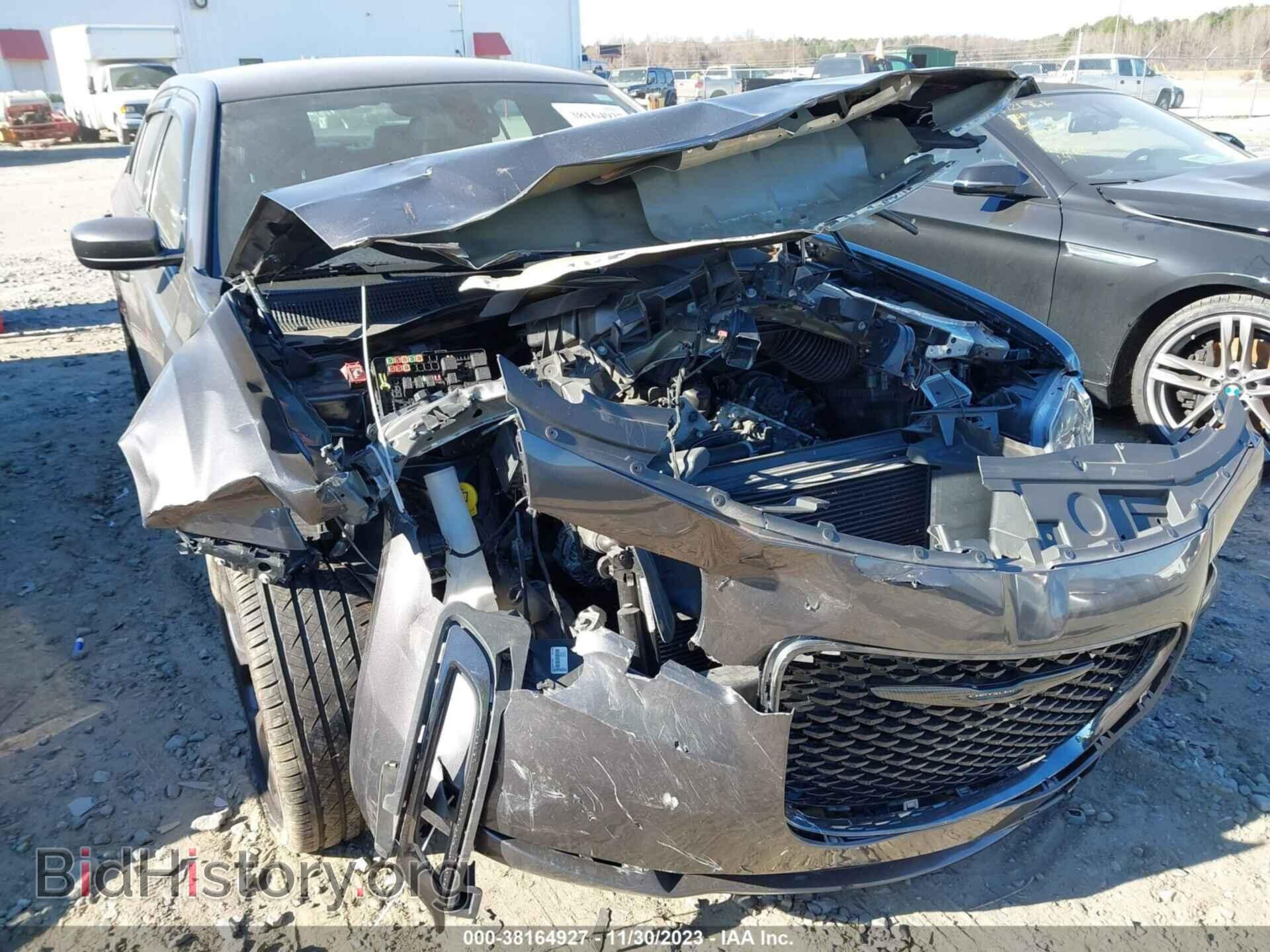 2019 CHRYSLER 300 - VIN: 2C3CCABG8KH708195 - Фото 6