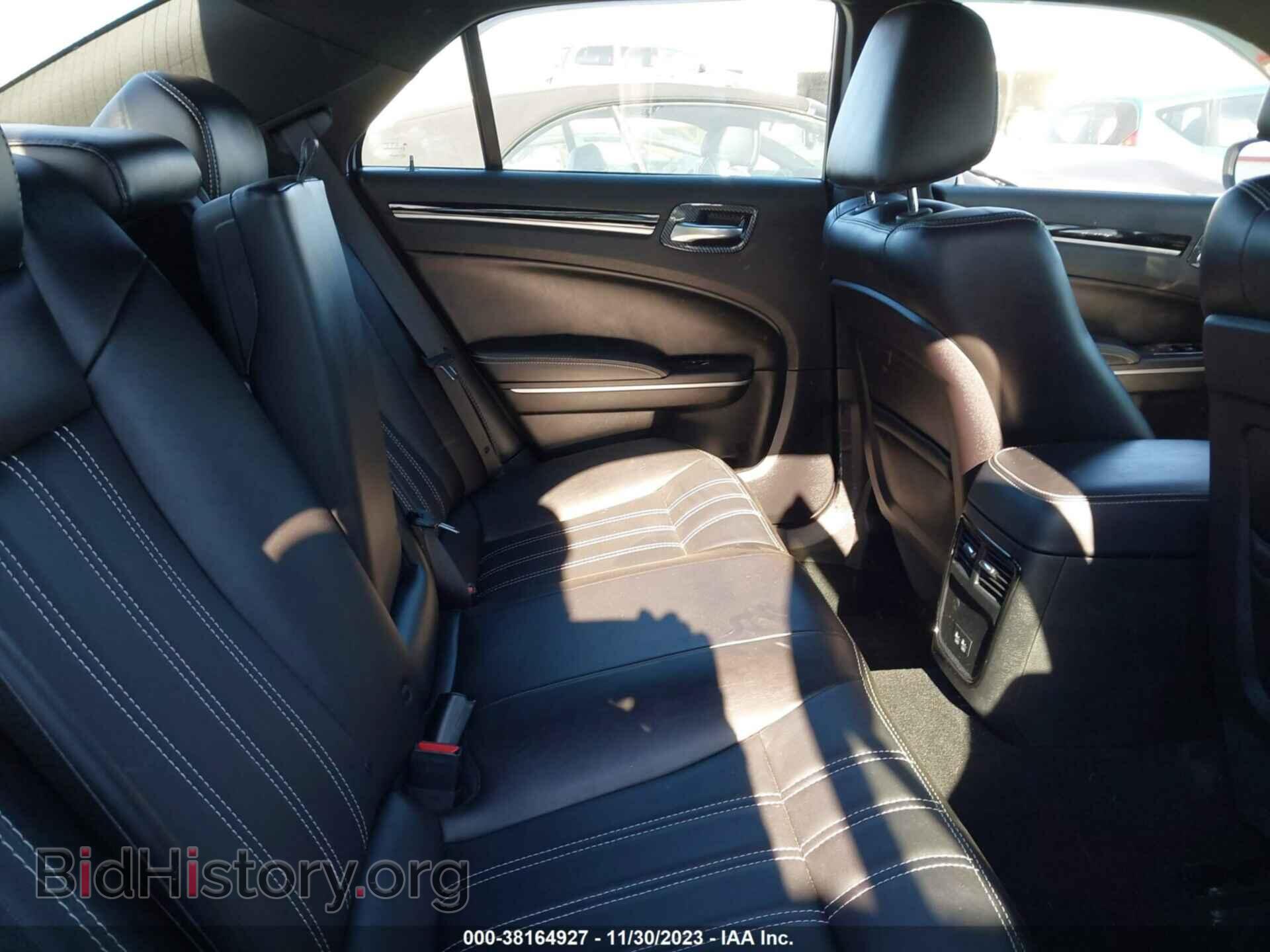 2019 CHRYSLER 300 - VIN: 2C3CCABG8KH708195 - Фото 8