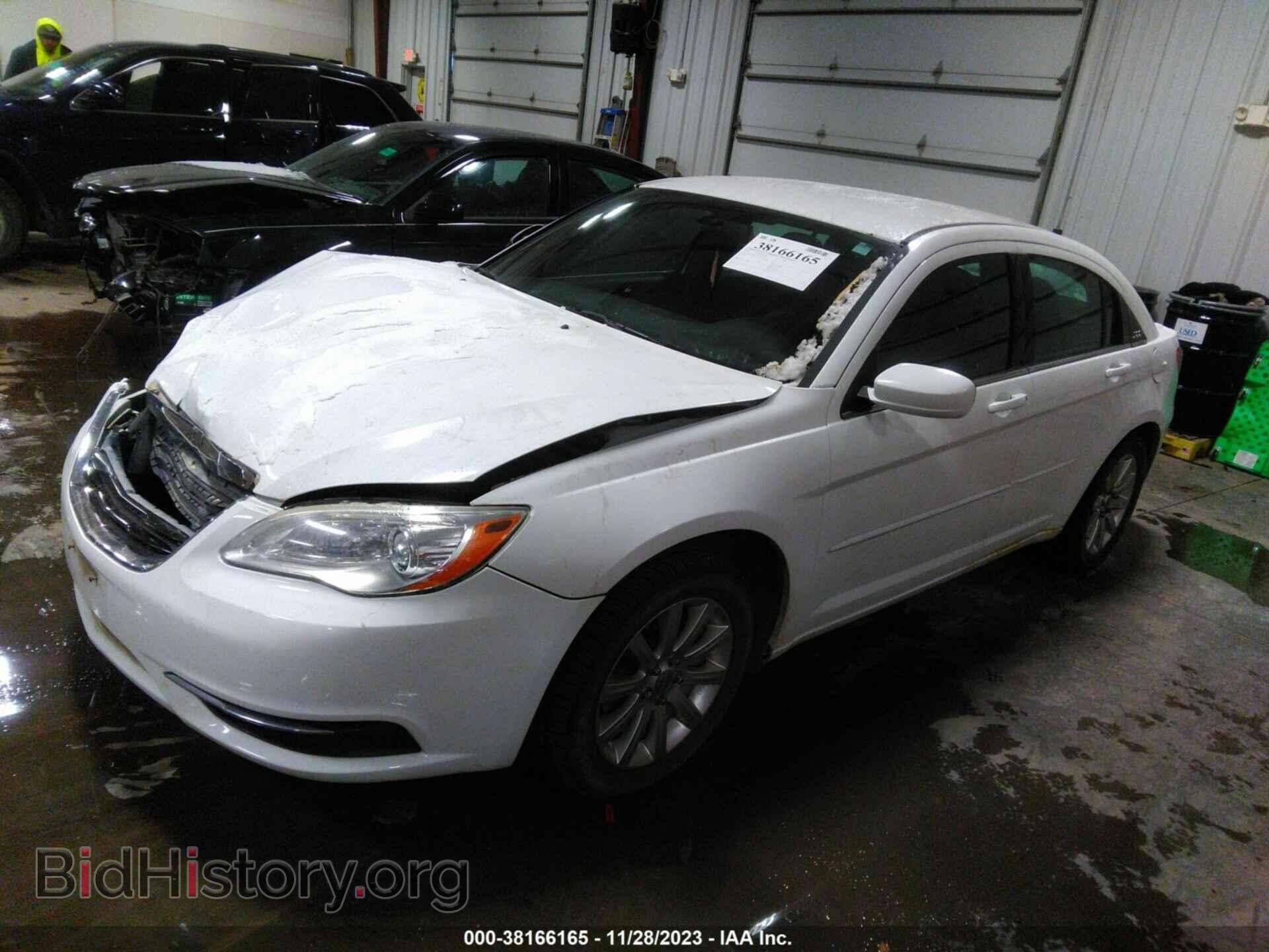 2012 CHRYSLER 200 - VIN: 1C3CCBAB7CN271620 - Фото 2