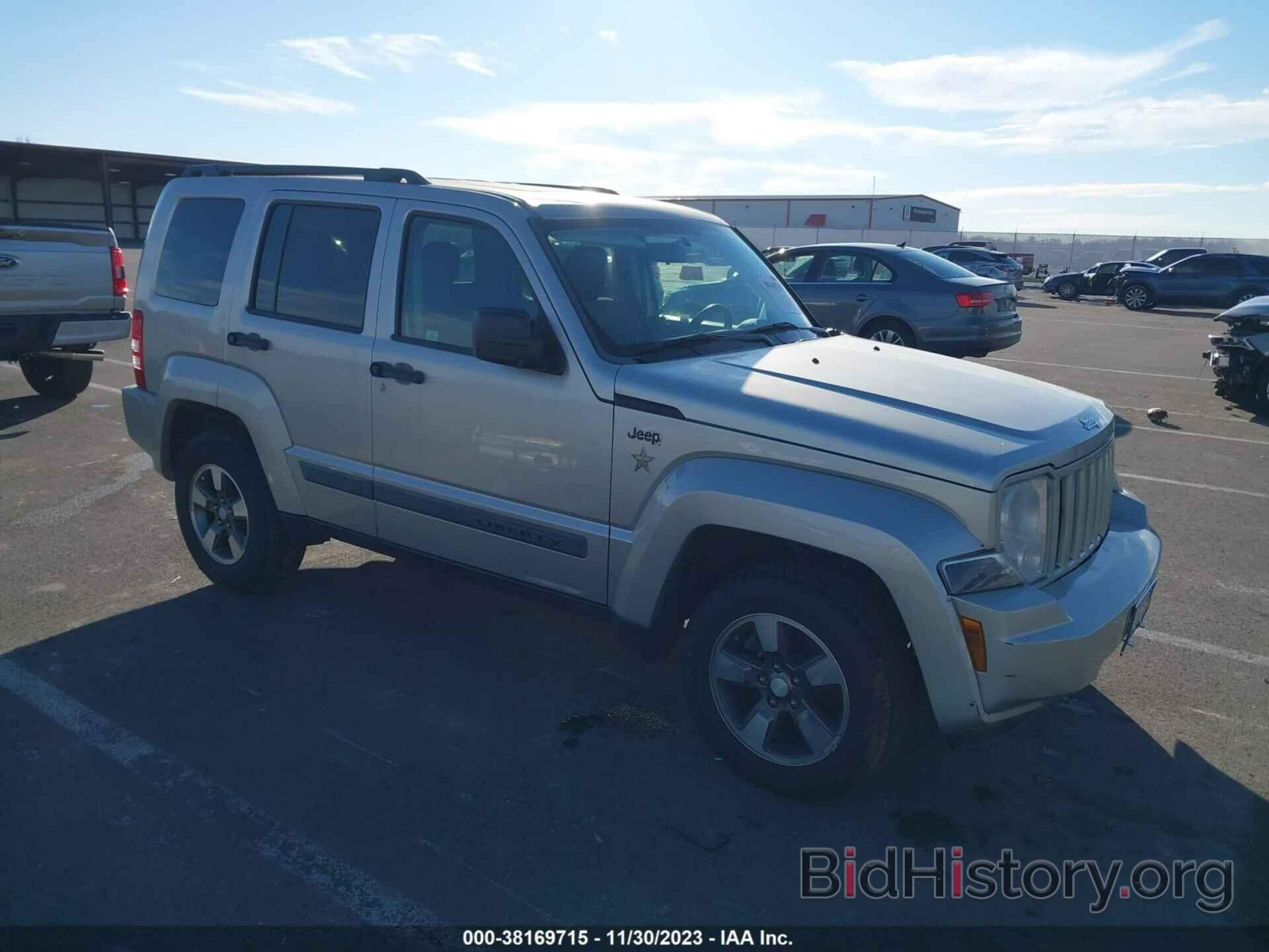 Photo 1J8GN28K78W154272 - JEEP LIBERTY 2008