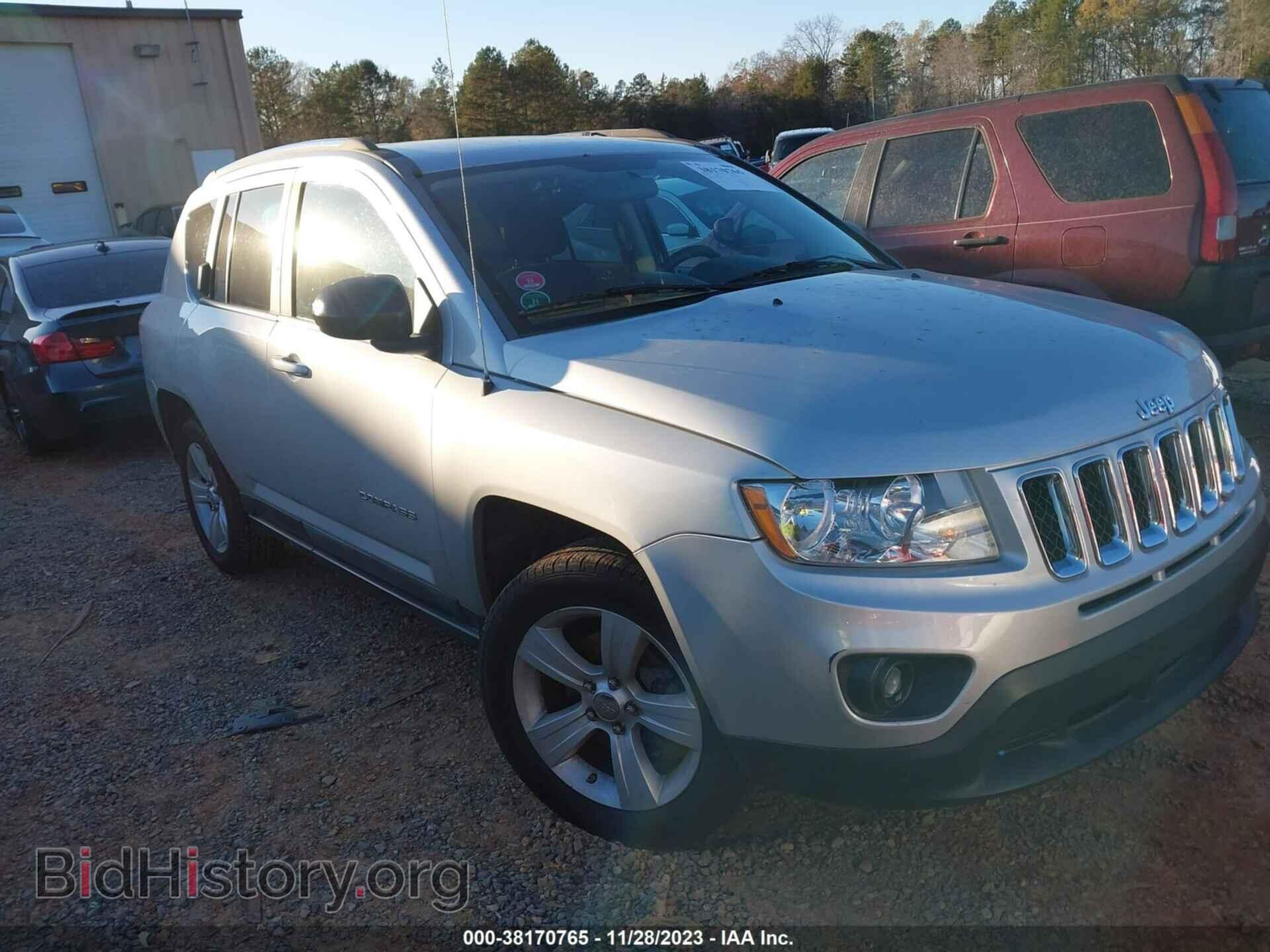 Photo 1J4NT1FB8BD173783 - JEEP COMPASS 2011
