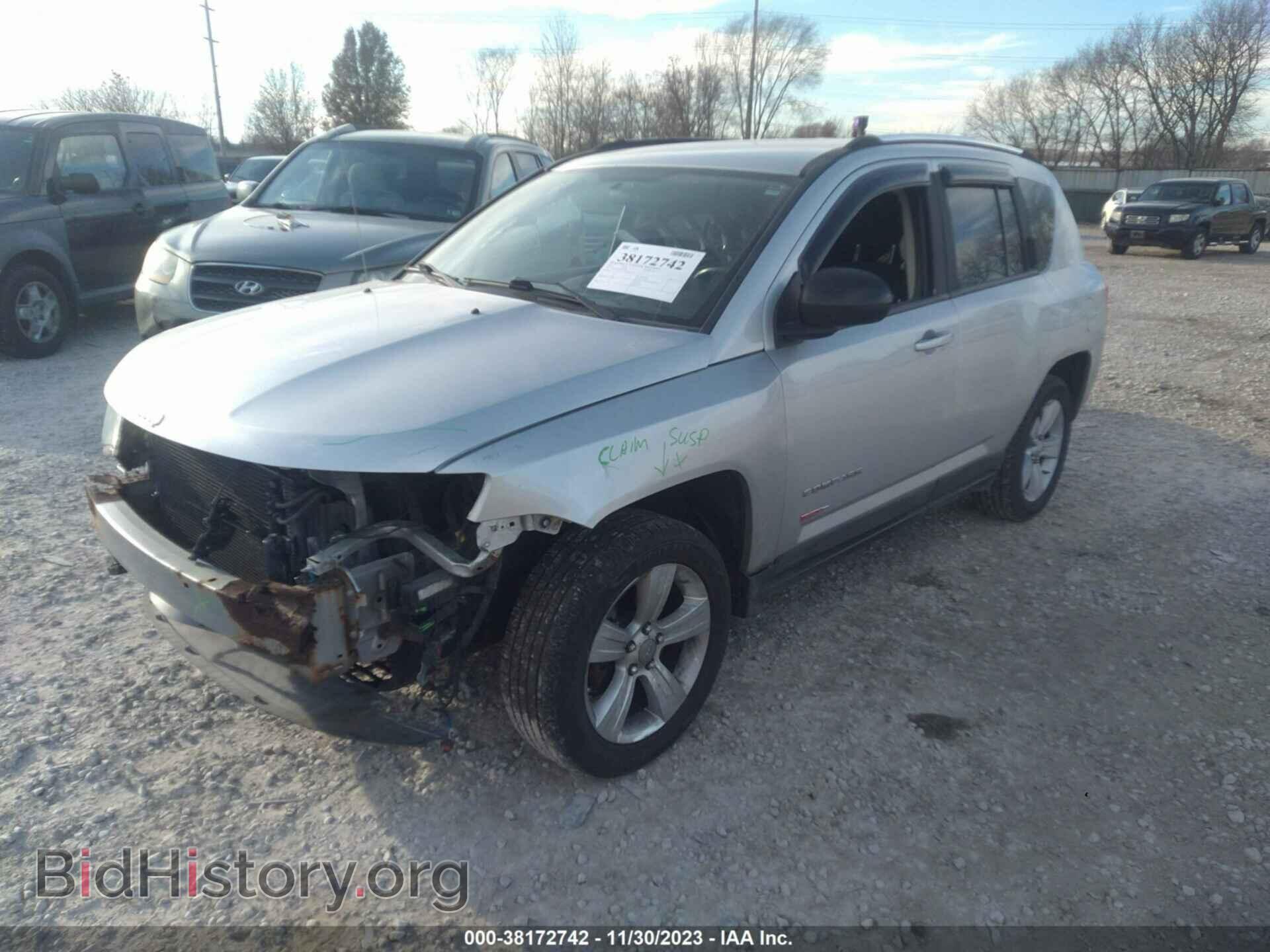 2011 JEEP COMPASS - VIN: 1J4NT1FA7BD189982 - Photo 2