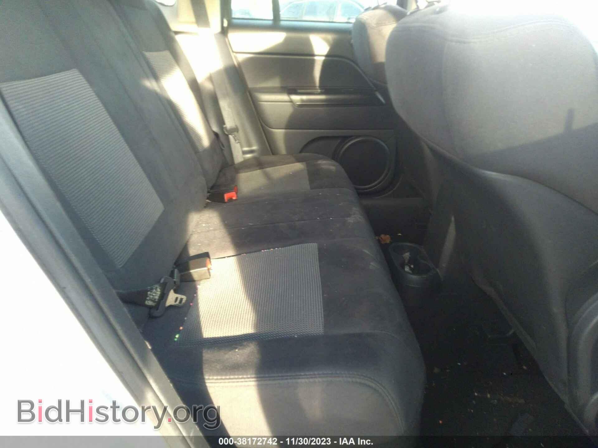 2011 JEEP COMPASS - VIN: 1J4NT1FA7BD189982 - Photo 8