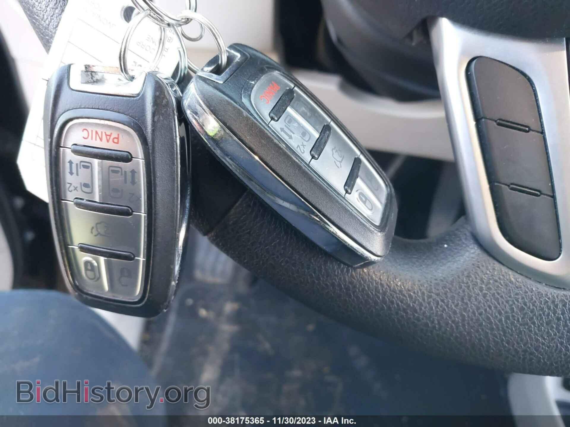 2017 CHRYSLER PACIFICA - VIN: 2C4RC1DGXHR654095 - Фото 11