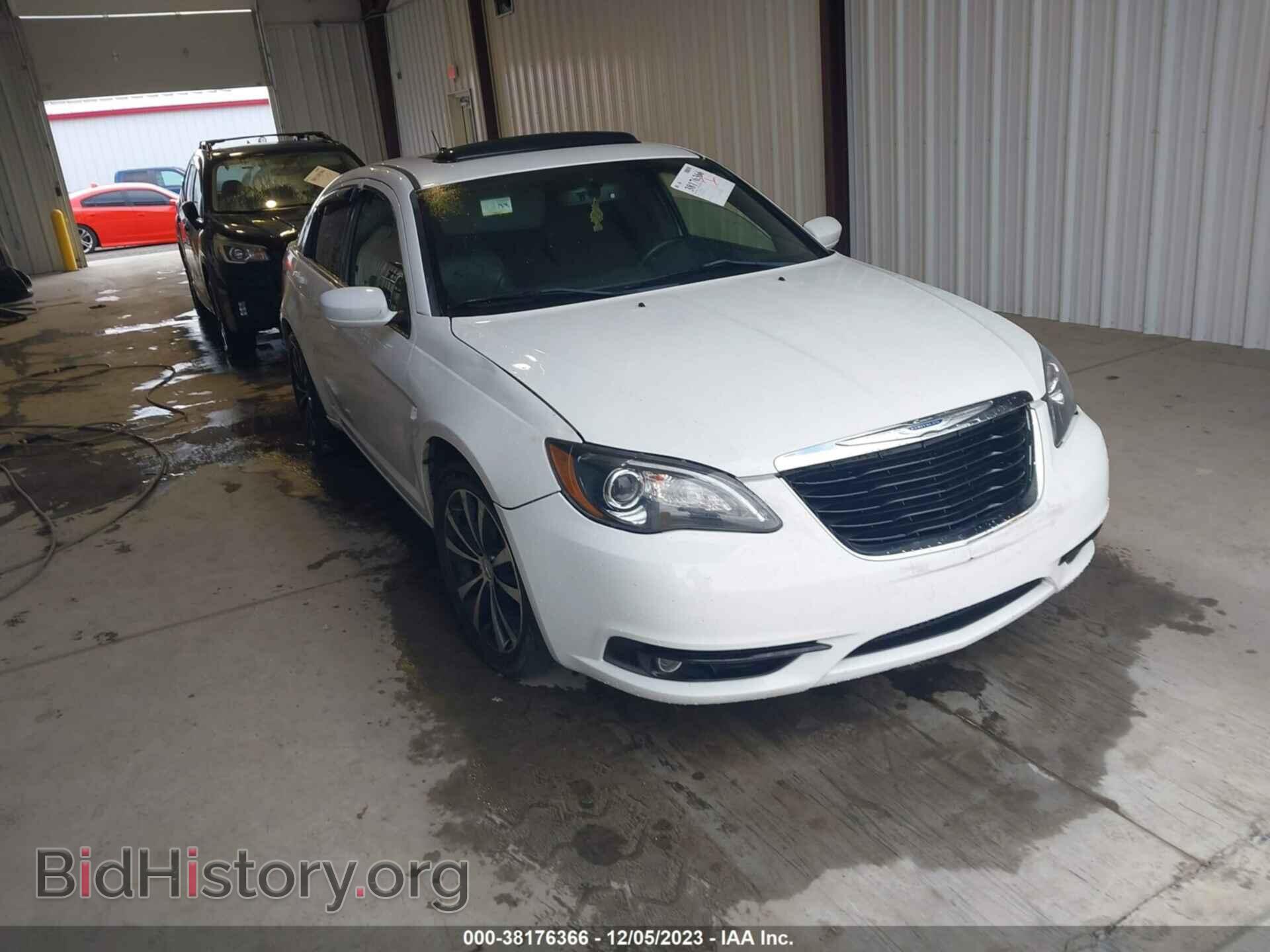 Photo 1C3BC8FGXBN597526 - CHRYSLER 200 2011