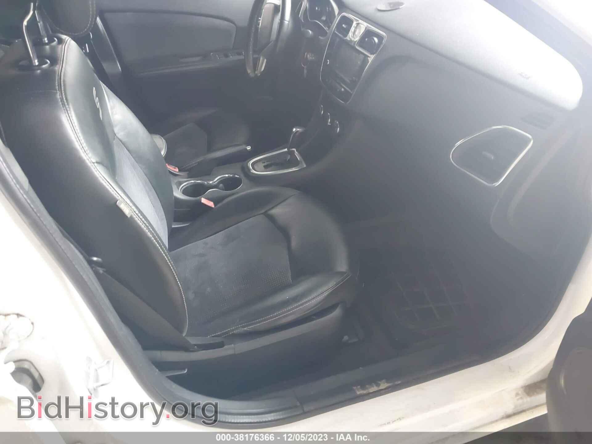 2011 CHRYSLER 200 - VIN: 1C3BC8FGXBN597526 - Photo 5