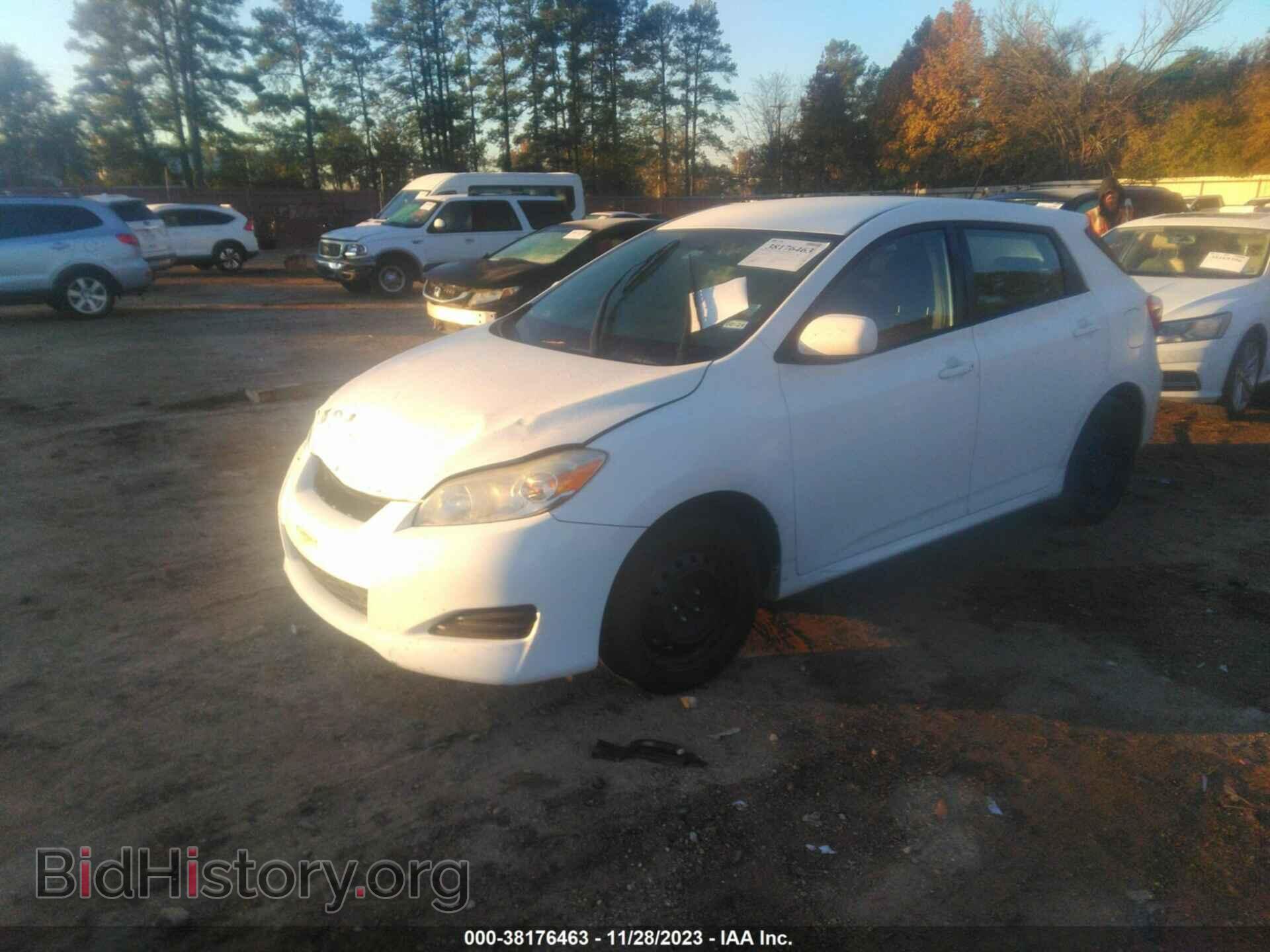 2011 TOYOTA MATRIX - VIN: 2T1KU4EEXBC548993 - Photo 2