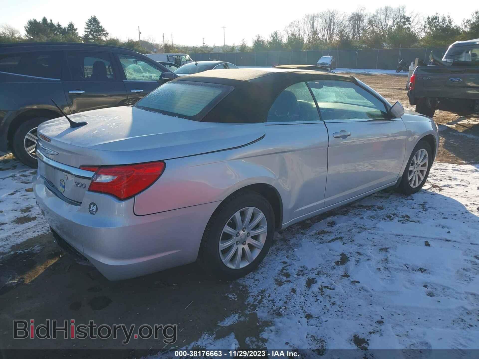 2011 CHRYSLER 200 - VIN: 1C3BC2EB4BN598139 - Фото 4