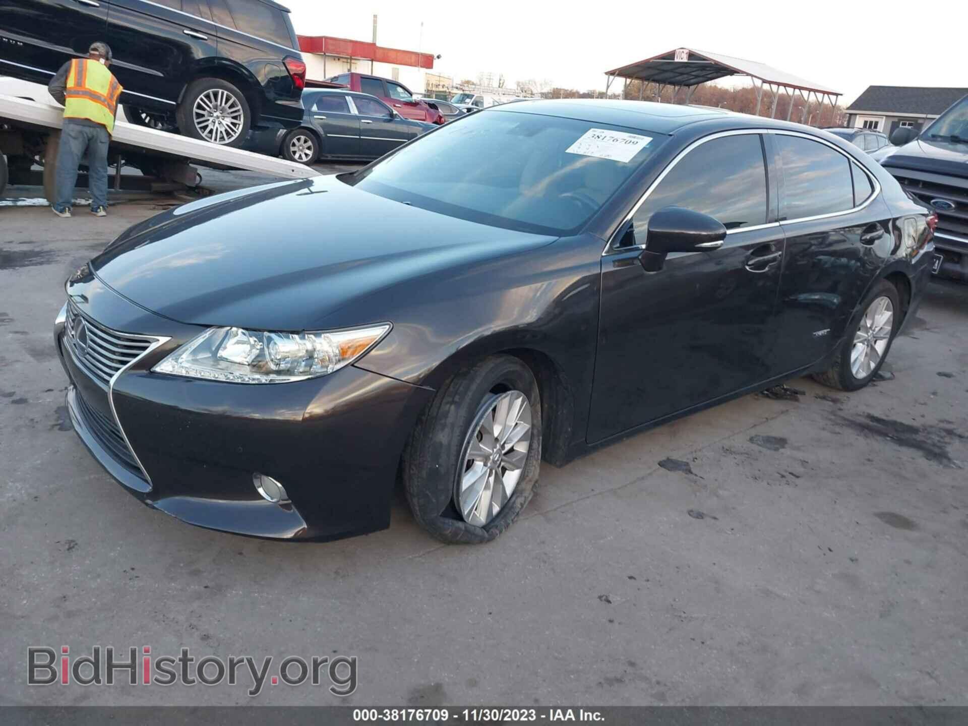 2013 LEXUS ES 300H - VIN: JTHBW1GG5D2038607 - Фото 2