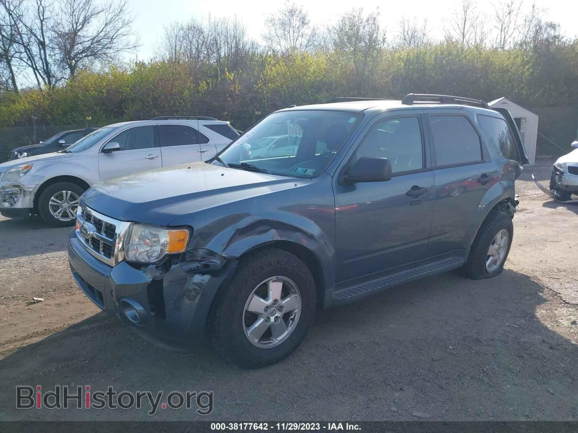 2011 FORD ESCAPE - VIN: 1FMCU0D75BKB18623 - Фото 2