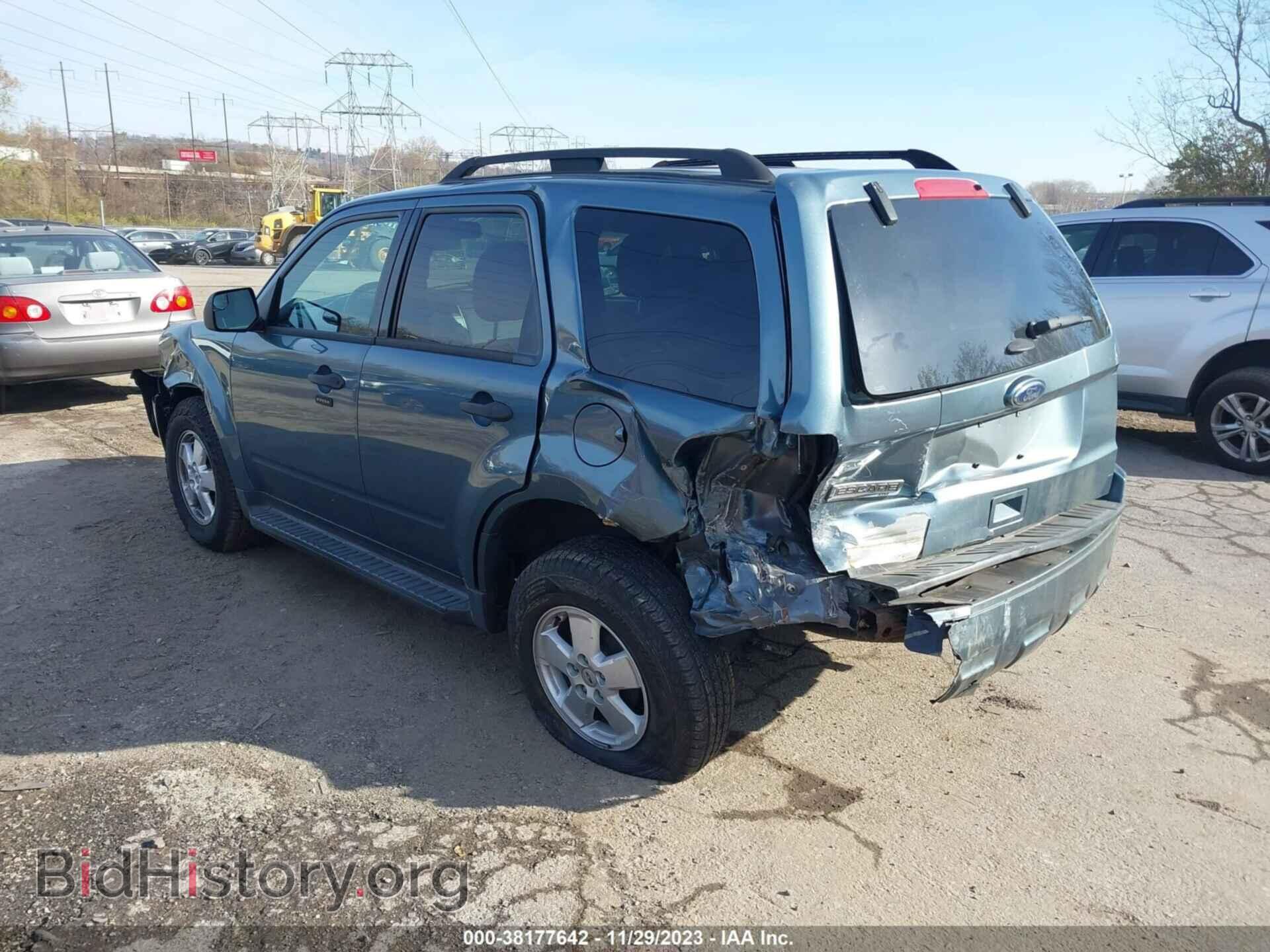 2011 FORD ESCAPE - VIN: 1FMCU0D75BKB18623 - Фото 3