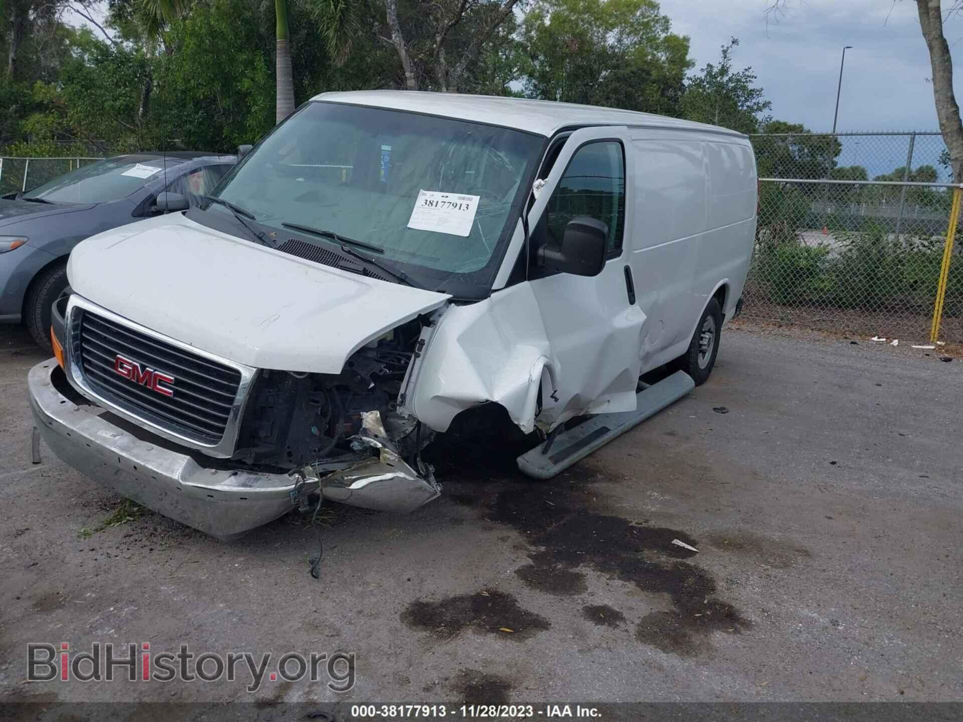 2017 GMC SAVANA - VIN: 1GTW7AFF7H1906580 - Фото 2