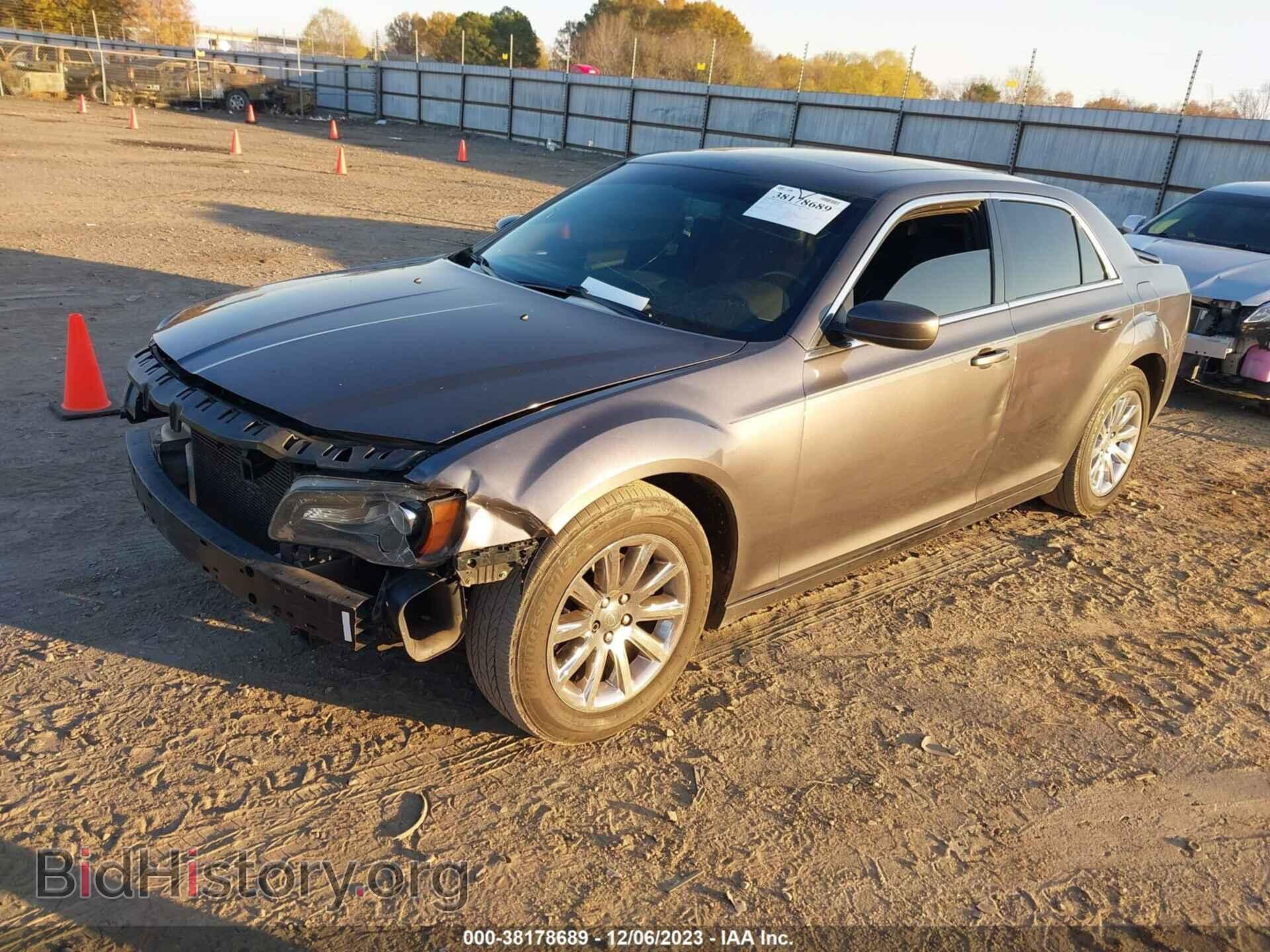 2014 CHRYSLER 300 - VIN: 2C3CCABG3EH119964 - Фото 2