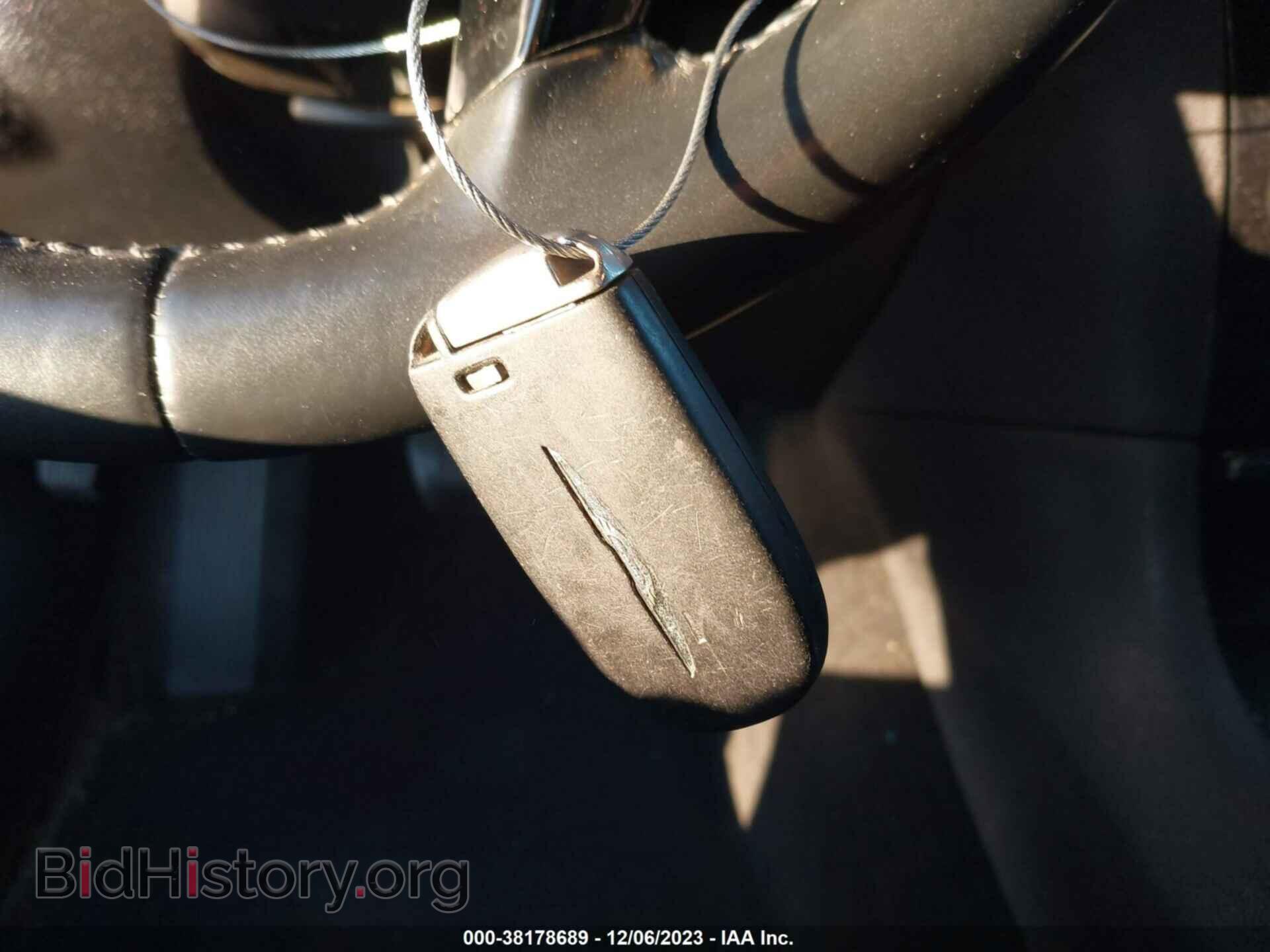 2014 CHRYSLER 300 - VIN: 2C3CCABG3EH119964 - Фото 11