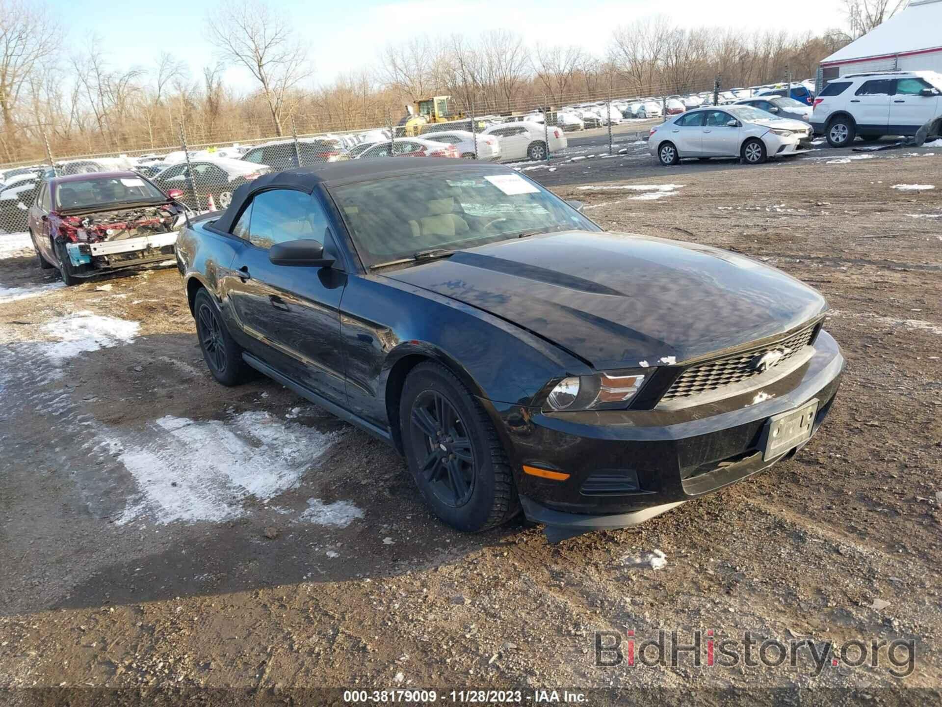 Ford Mustang 2012 черный