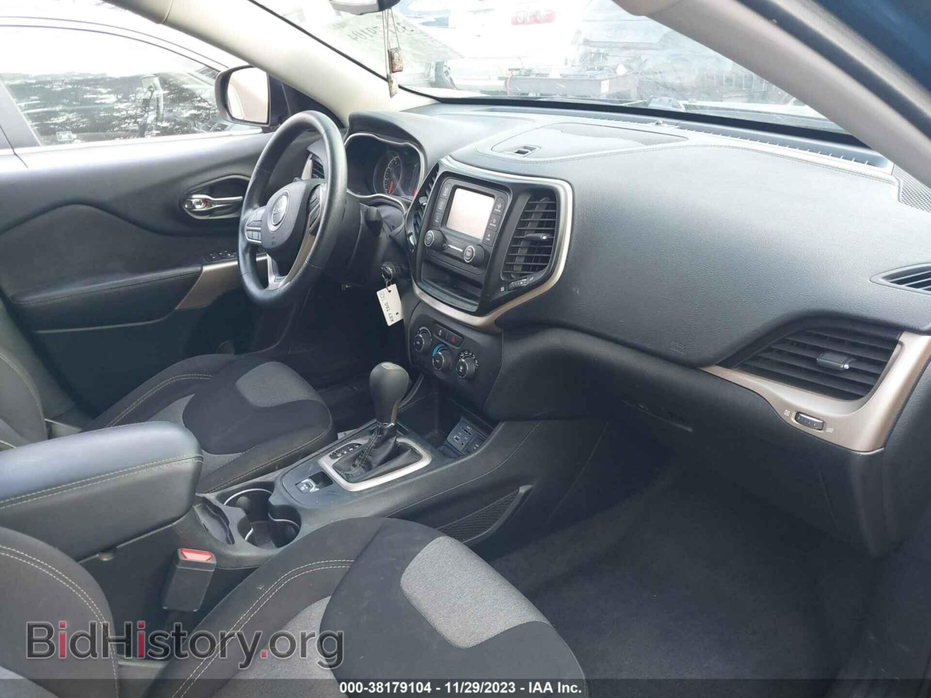 2018 JEEP CHEROKEE - VIN: 1C4PJLCB3JD552564 - Фото 5
