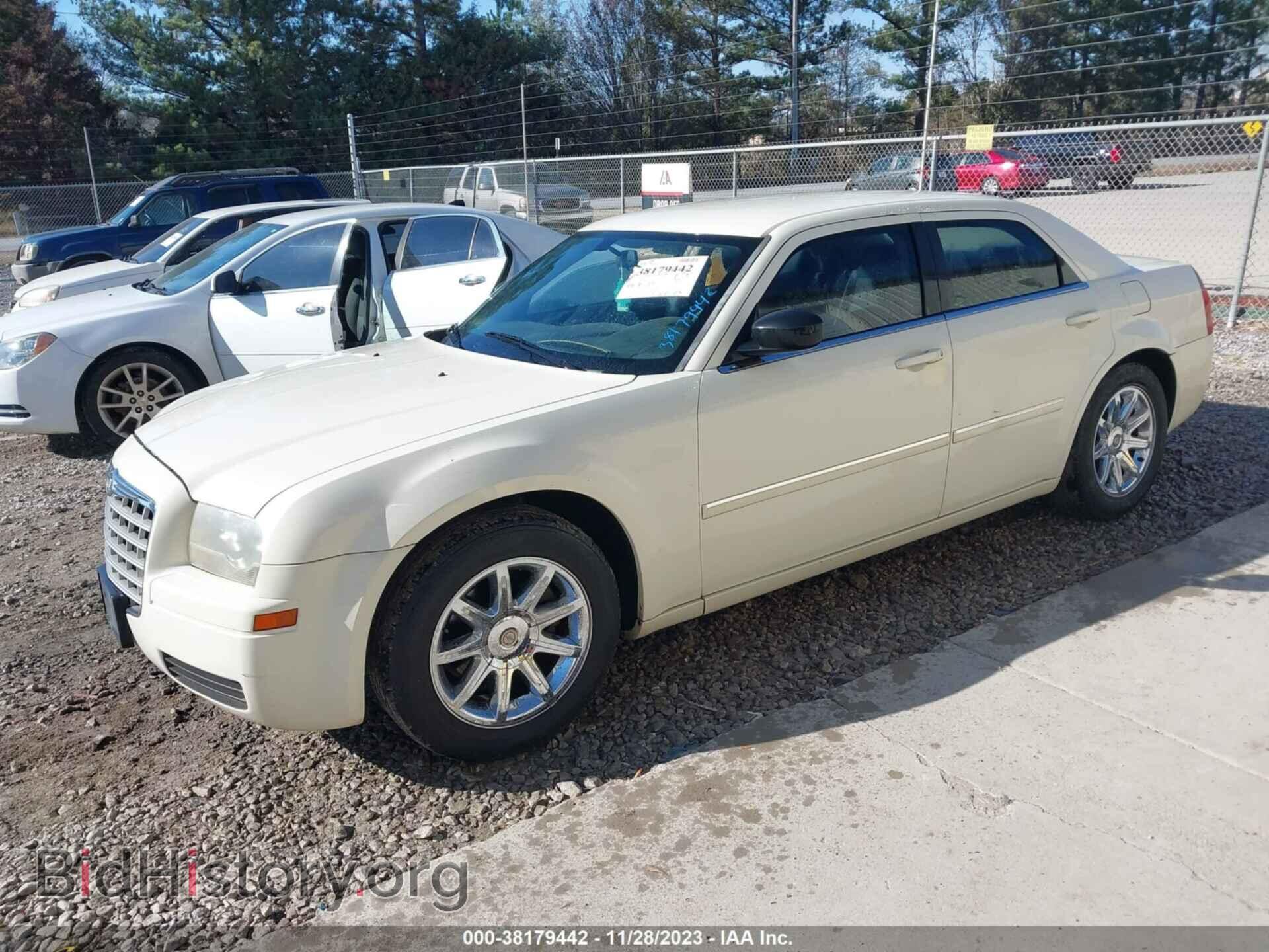 2007 CHRYSLER 300 - VIN: 2C3KA43R07H618999 - Фото 2