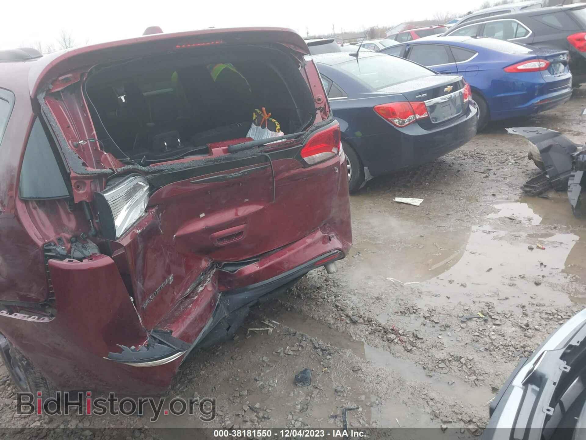 2018 CHRYSLER PACIFICA - VIN: 2C4RC1BG1JR294367 - Фото 6