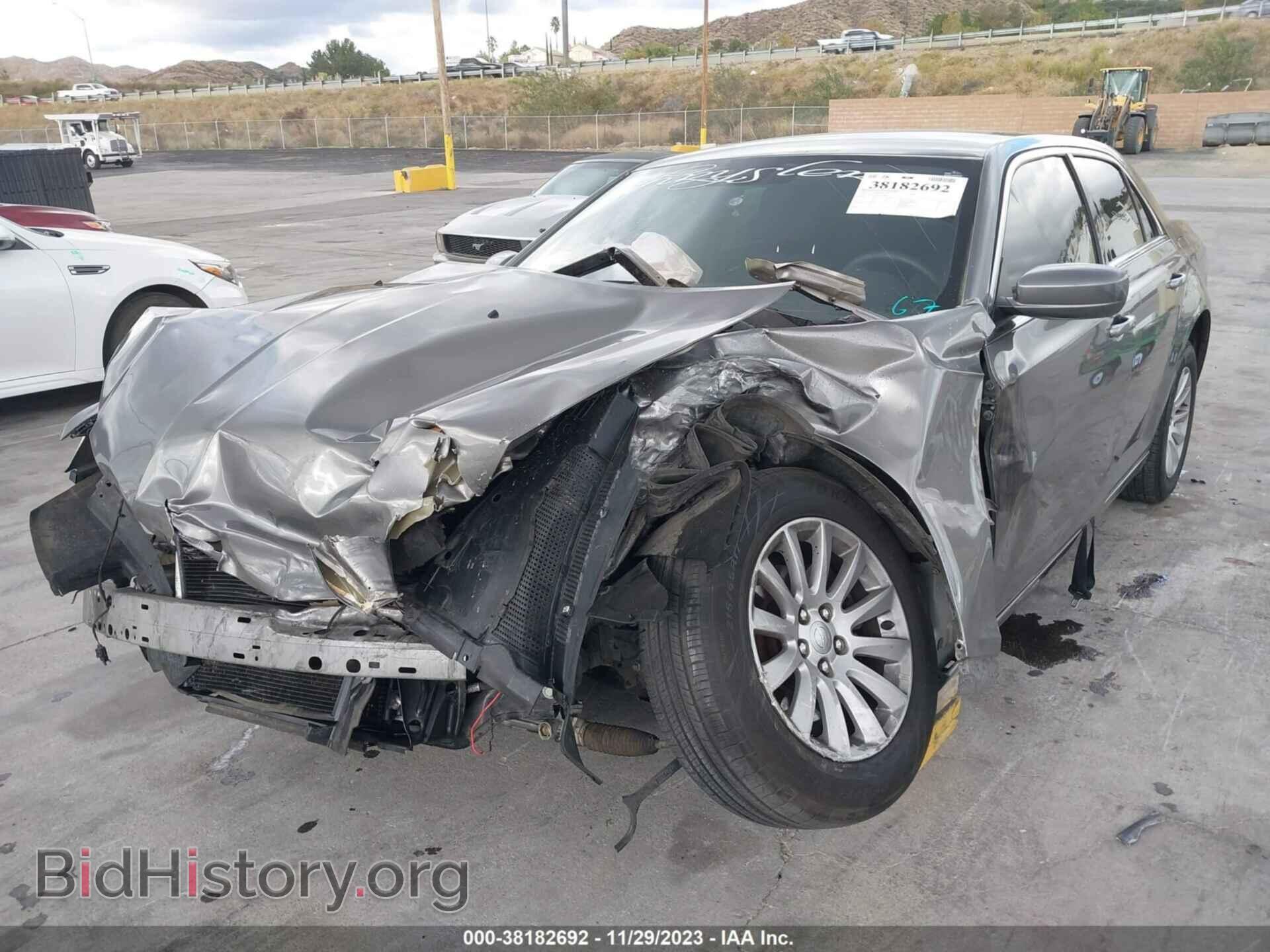 2012 CHRYSLER 300 - VIN: 2C3CCAAG7CH256405 - Фото 6