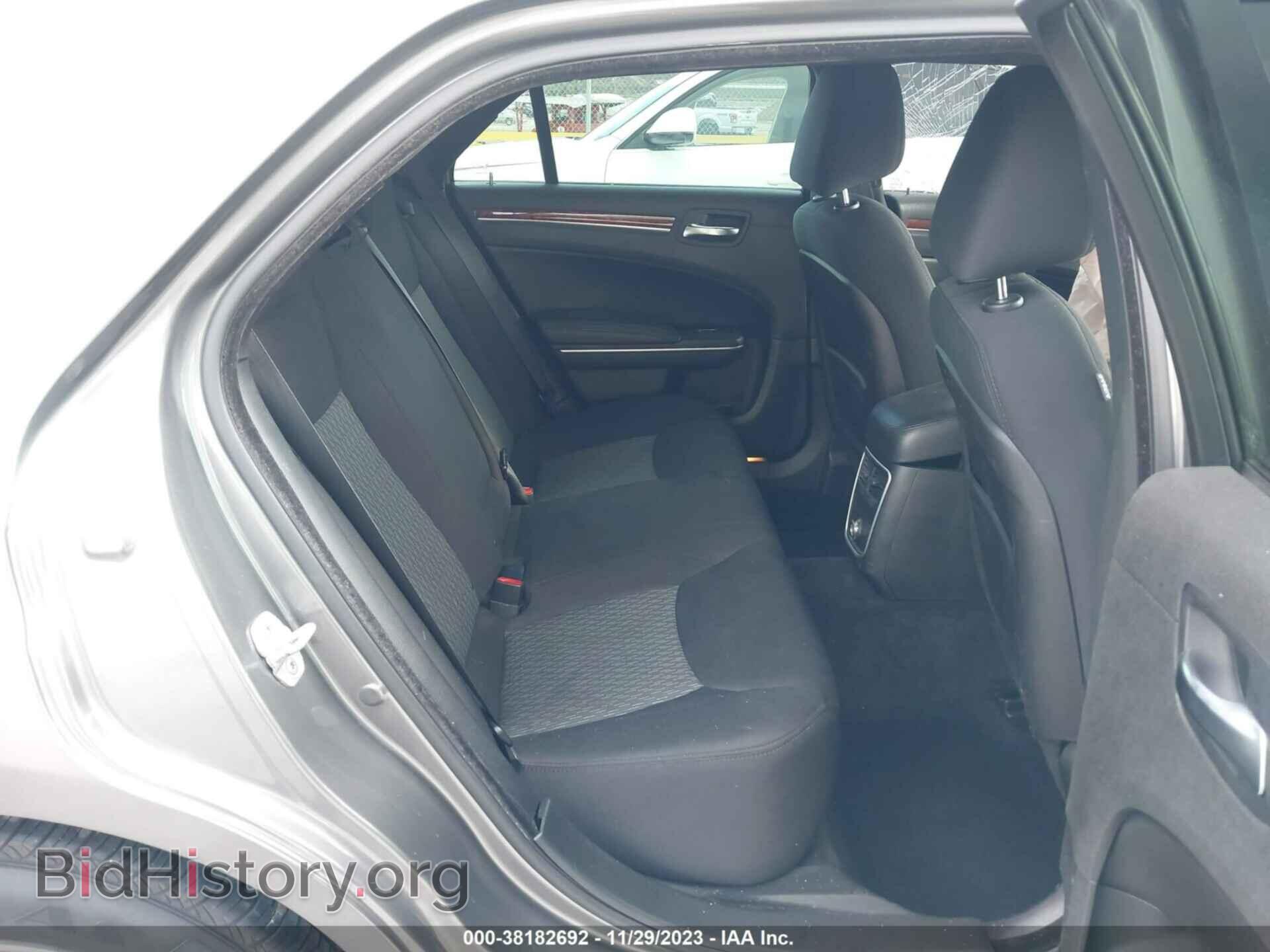 2012 CHRYSLER 300 - VIN: 2C3CCAAG7CH256405 - Фото 8