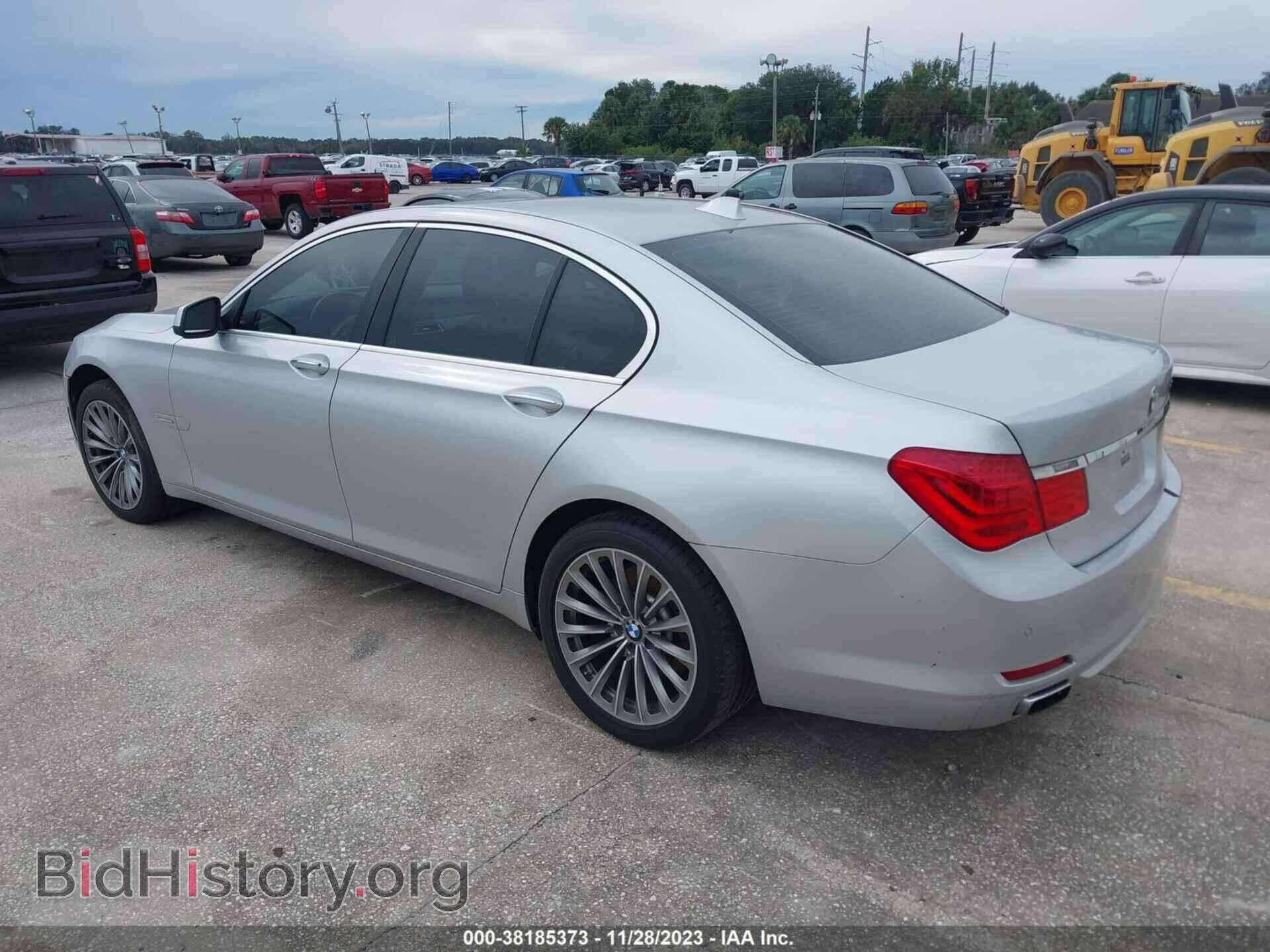2011 BMW 740I - VIN: WBAKA4C56BC613047 - Фото 3