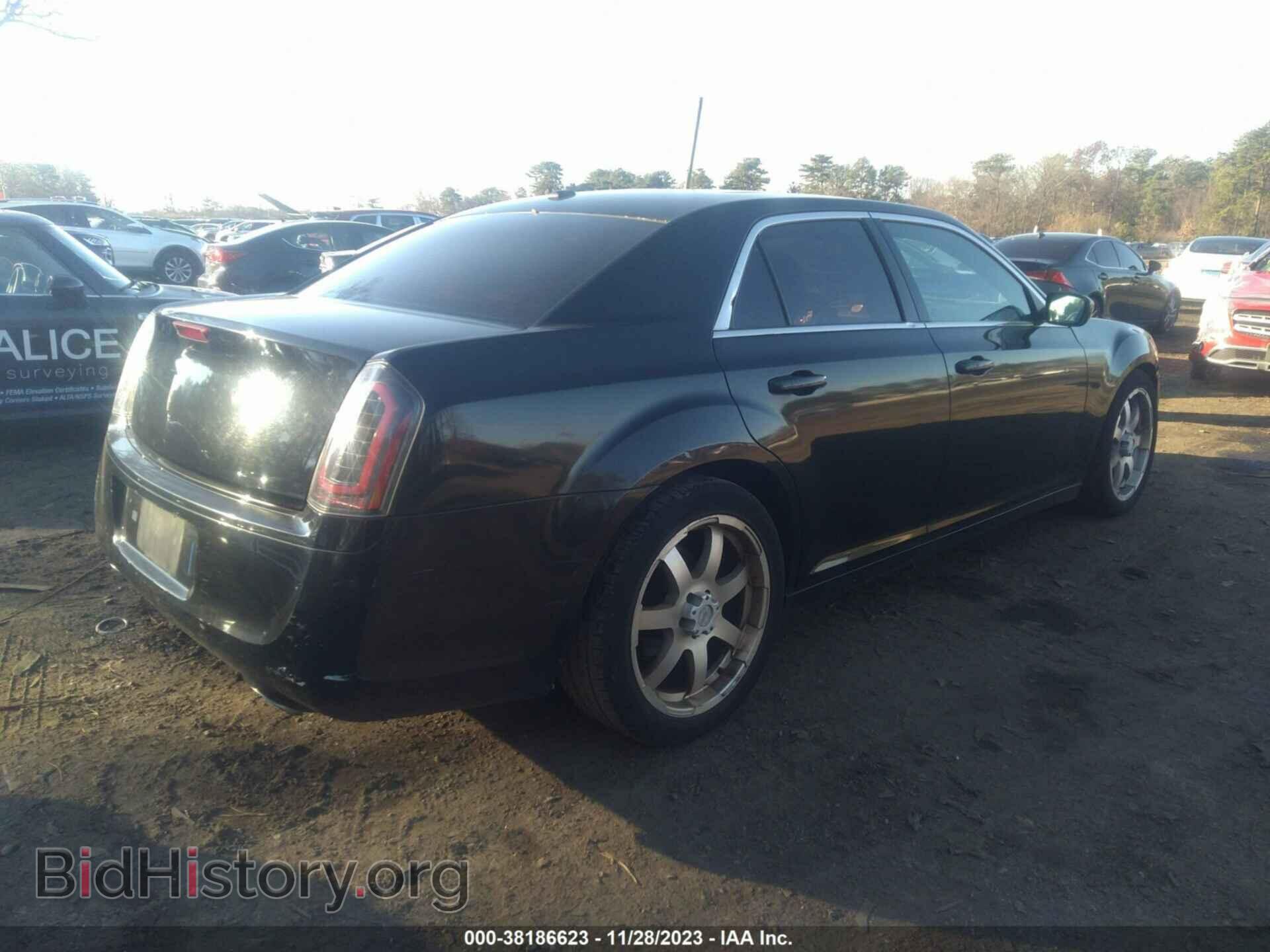 2013 CHRYSLER 300 - VIN: 2C3CCABG6DH557876 - Фото 4