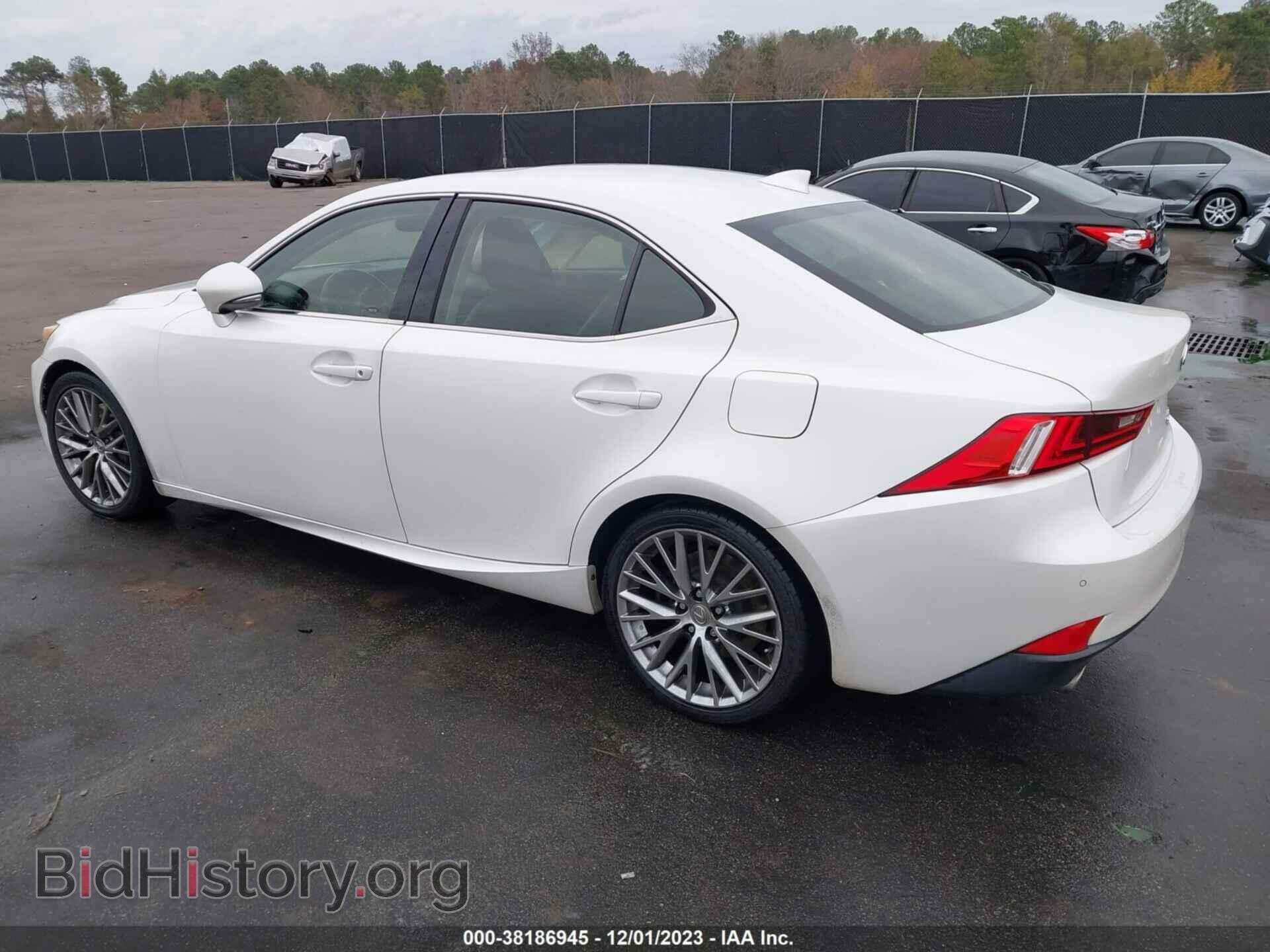 2016 LEXUS IS 200T - VIN: JTHBA1D29G5027894 - Фото 3