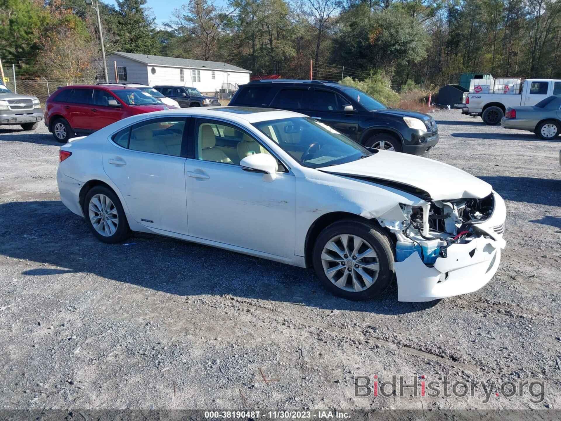 Photo JTHBW1GG8D2031120 - LEXUS ES 300H 2013