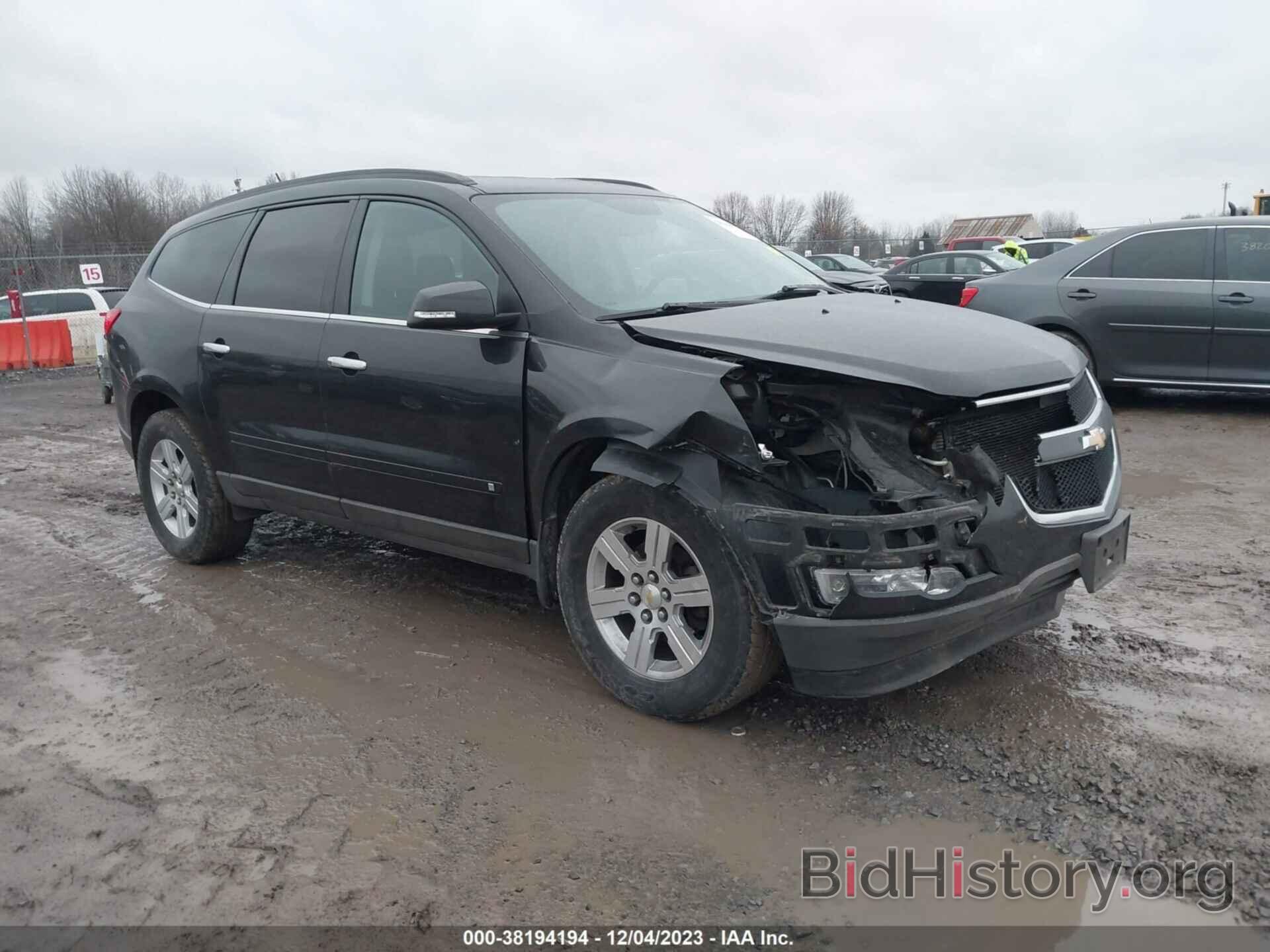 Photo 1GNLRGED0AS152557 - CHEVROLET TRAVERSE 2010