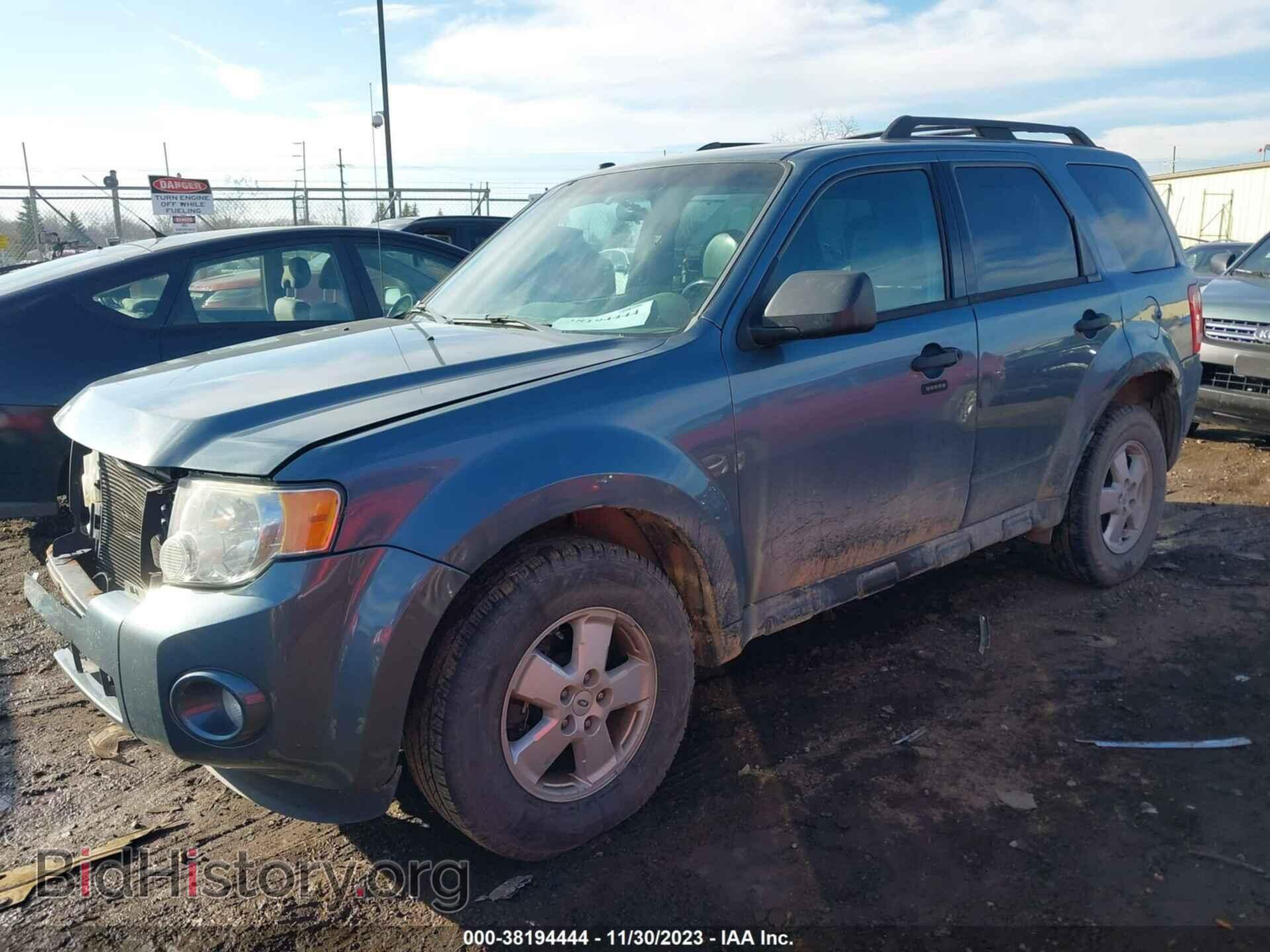2011 FORD ESCAPE - VIN: 1FMCU9DG6BKB49240 - Фото 2
