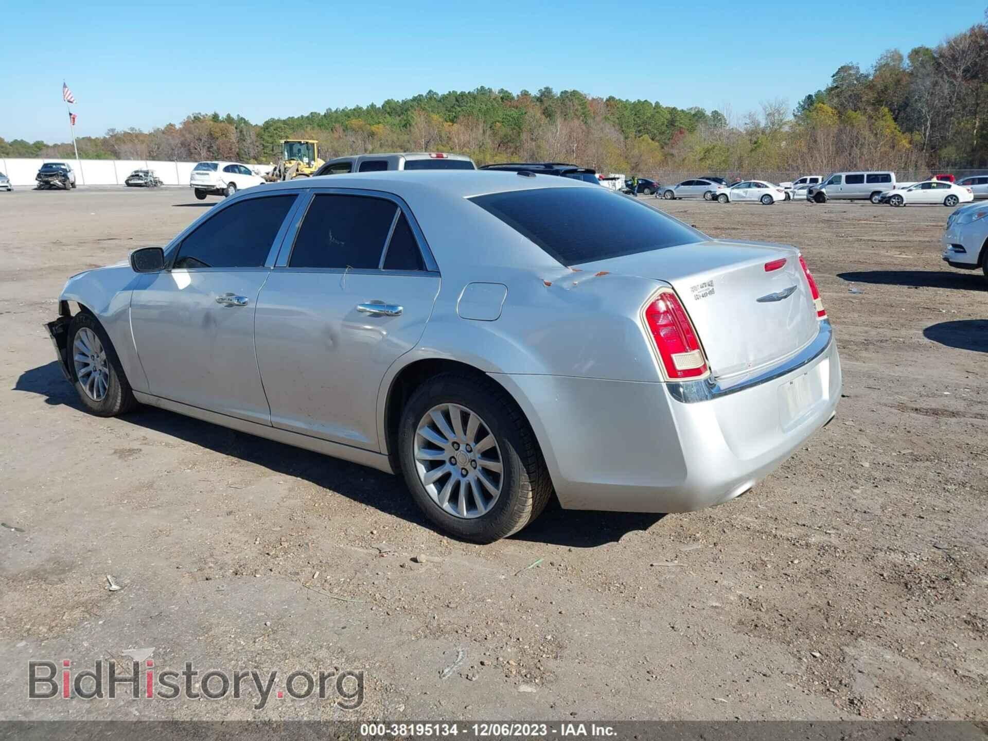 2012 CHRYSLER 300 - VIN: 2C3CCAAG2CH312279 - Фото 3