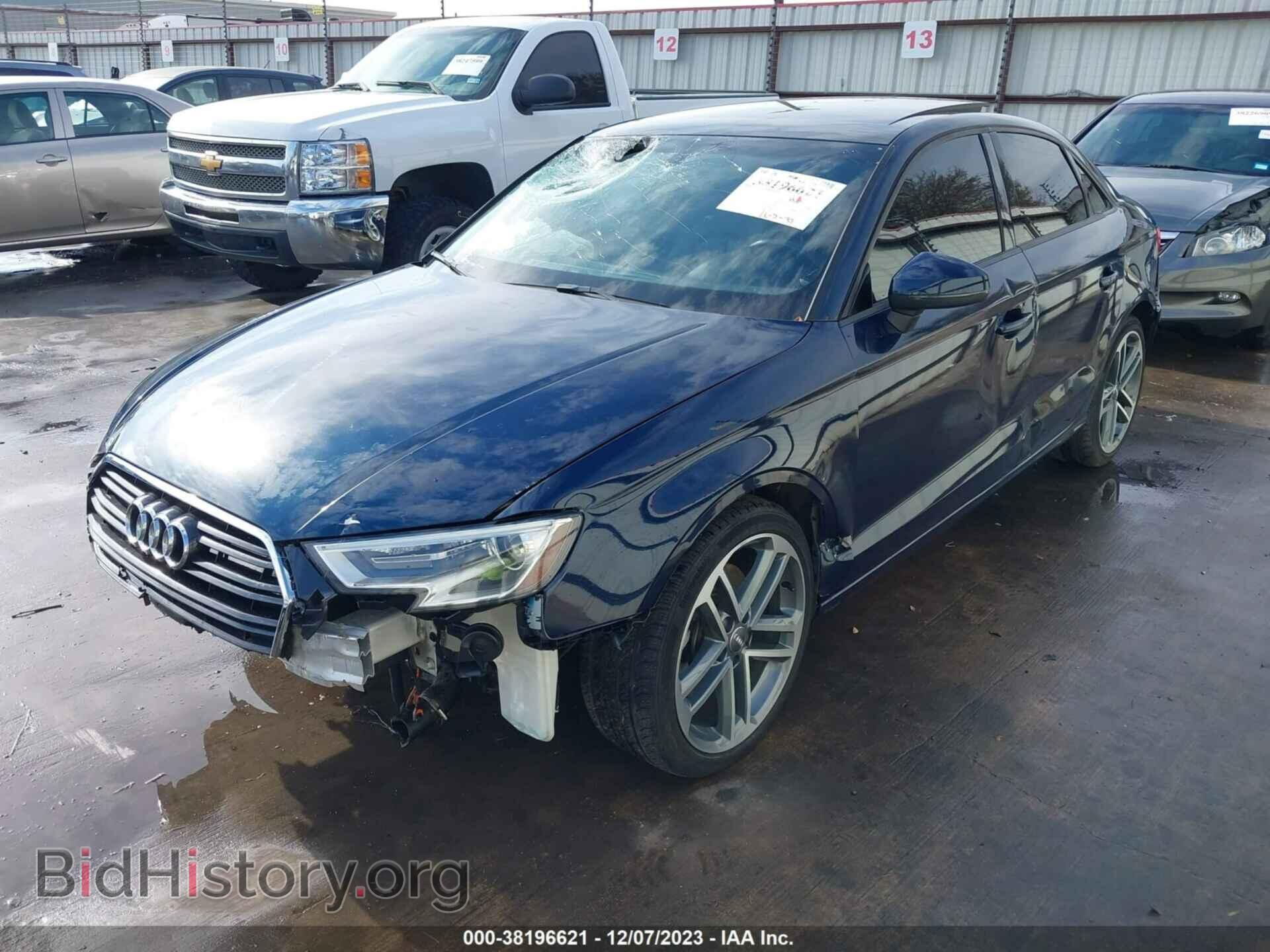 2018 AUDI A3 - VIN: WAUAUGFF0J1043856 - Фото 2