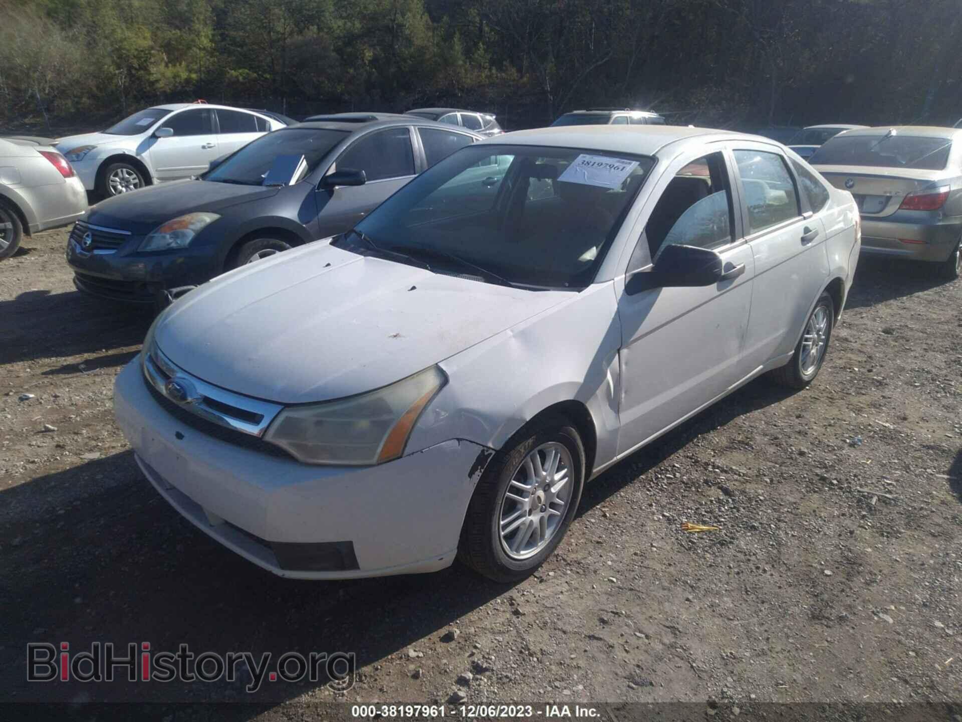 2009 FORD FOCUS - VIN: 1FAHP35N99W206261 - Photo 2